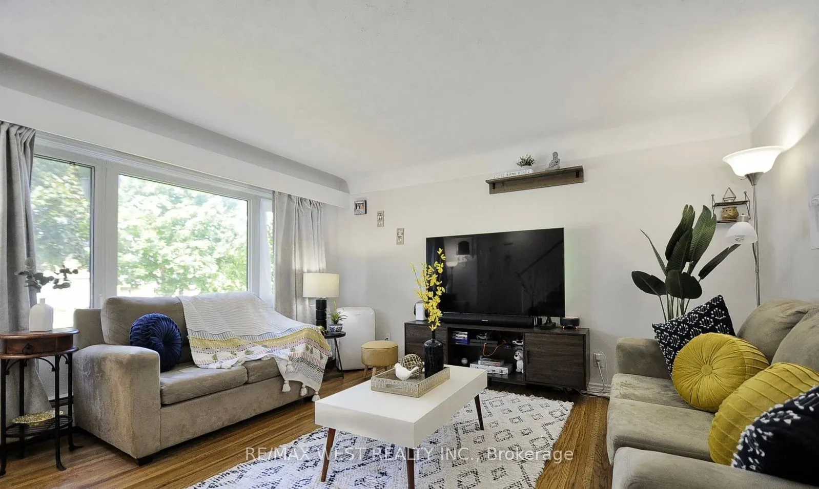 442 Highland Road E