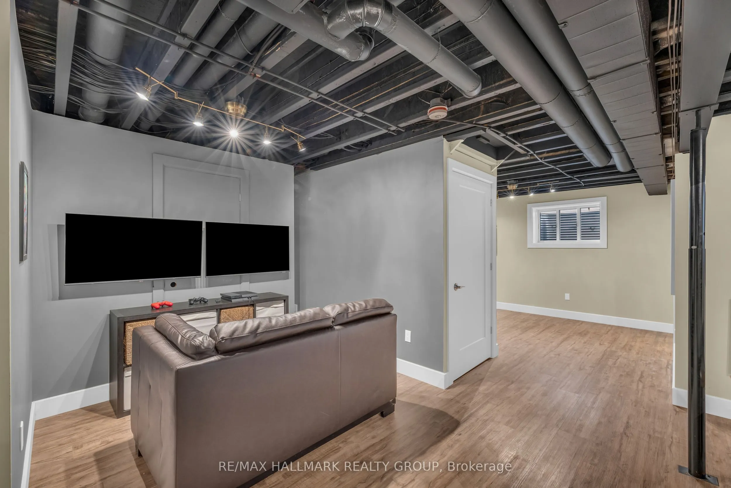 1077 SHEARER Drive