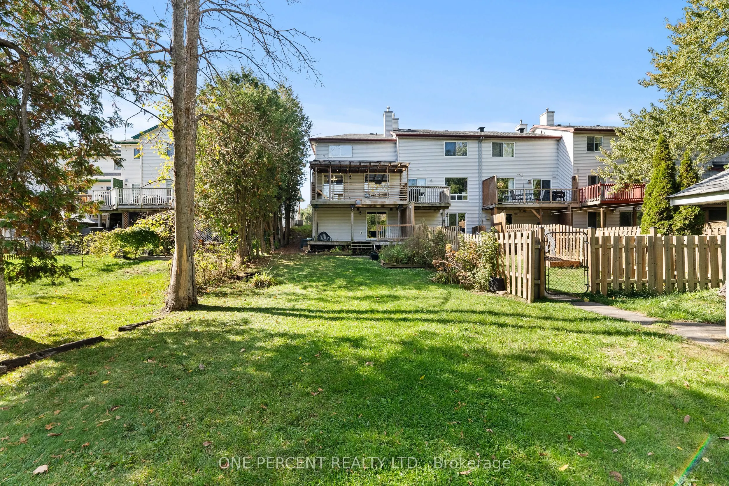 11 Bowen Crescent