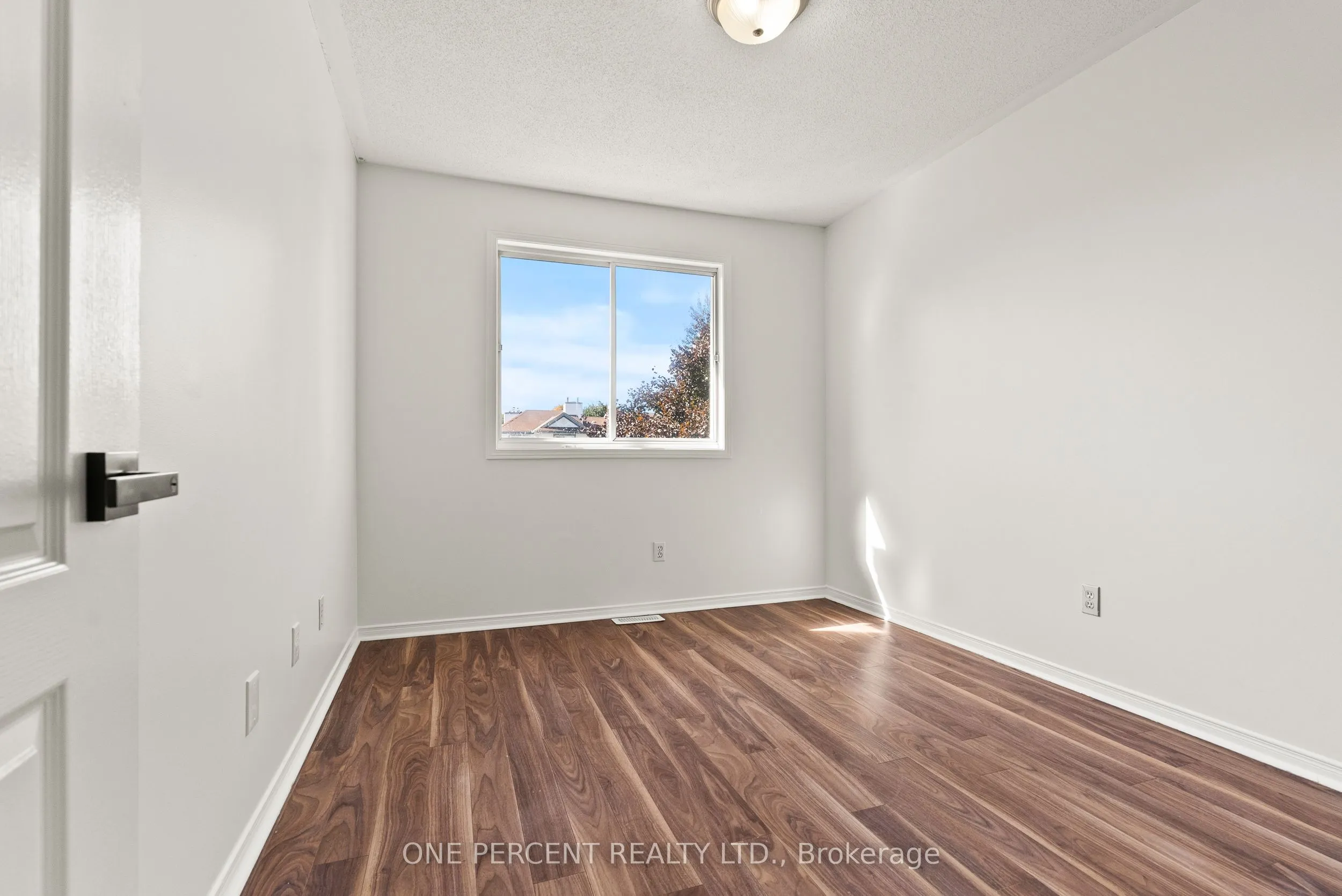 11 Bowen Crescent