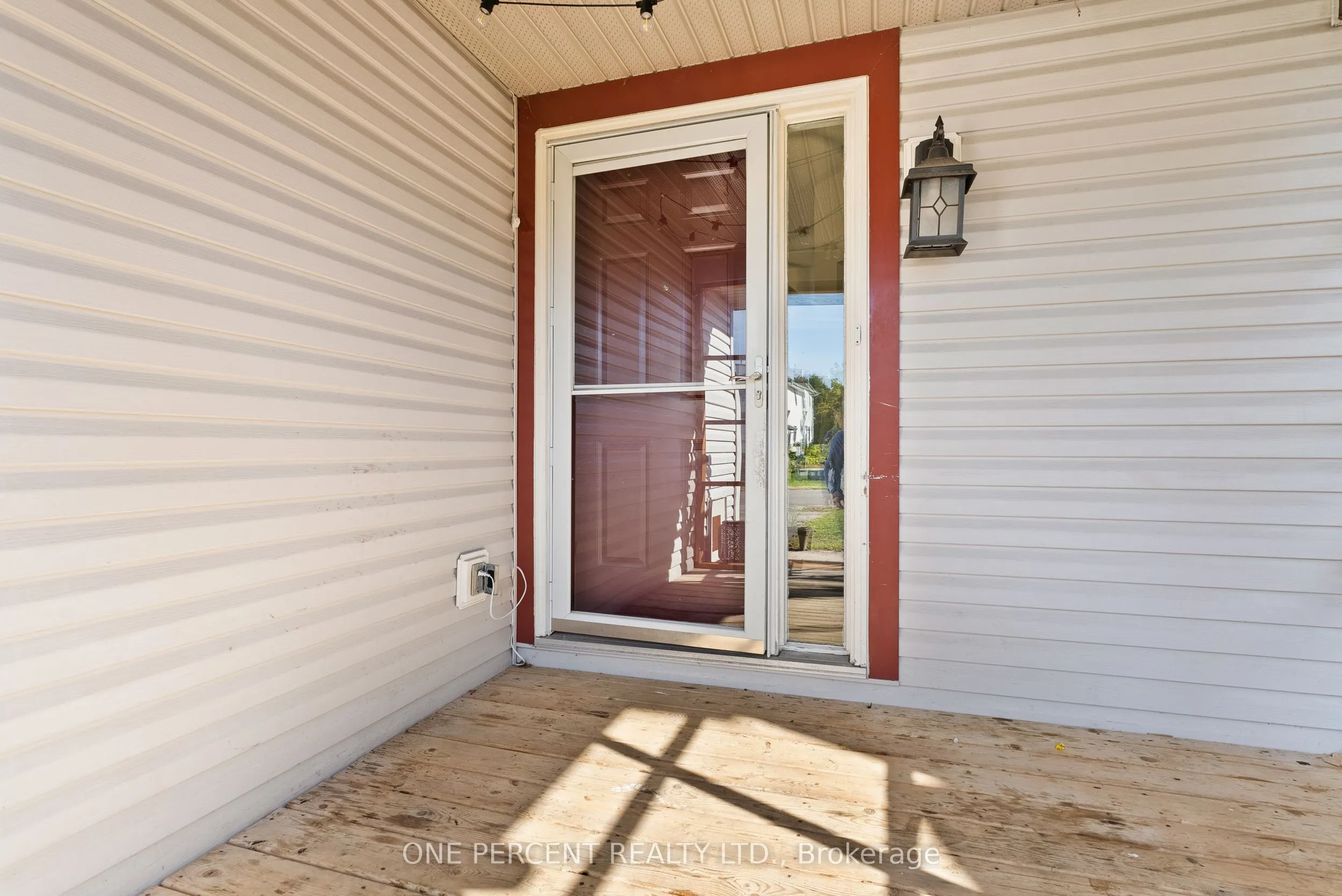 11 Bowen Crescent