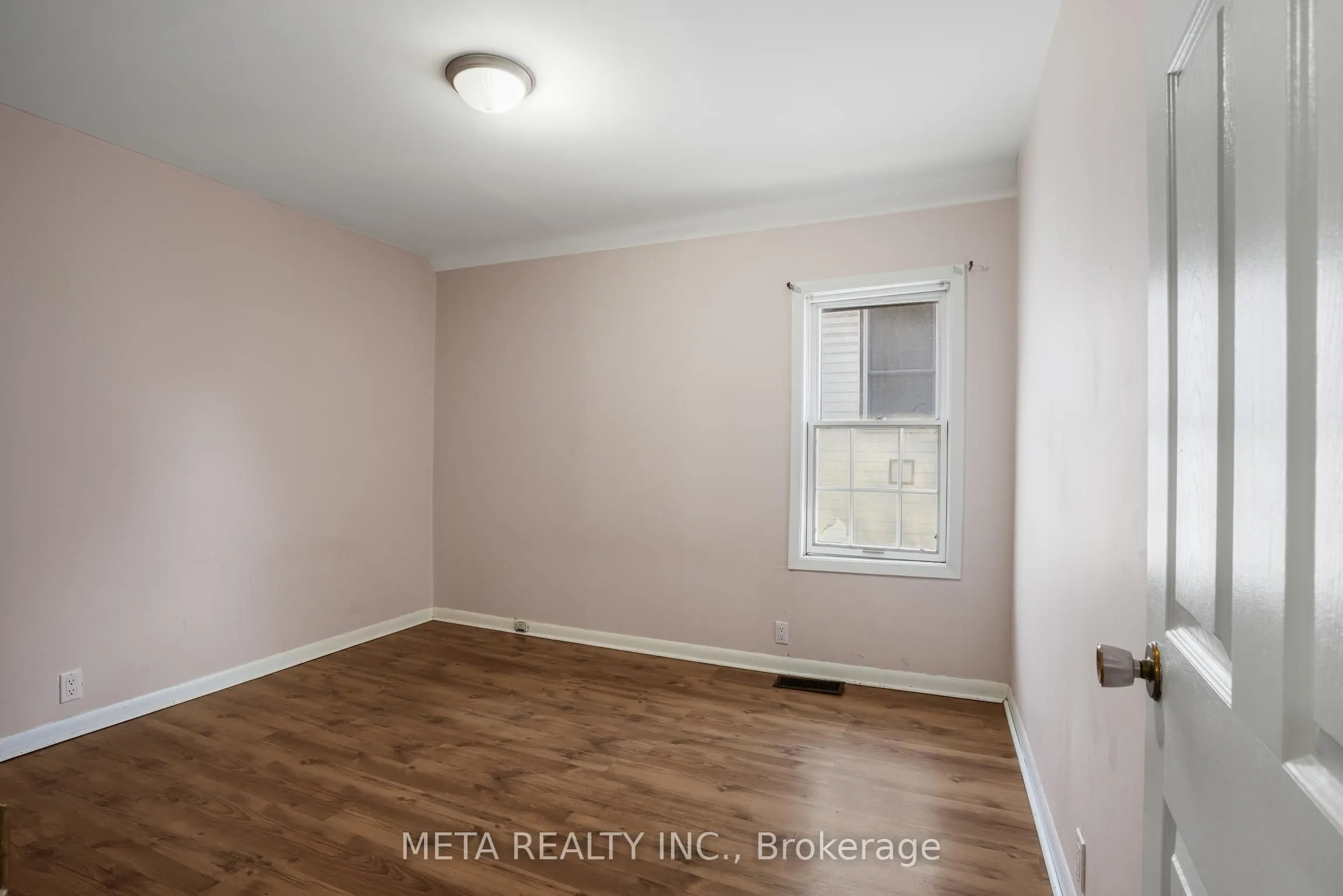 3 Hastings Street N