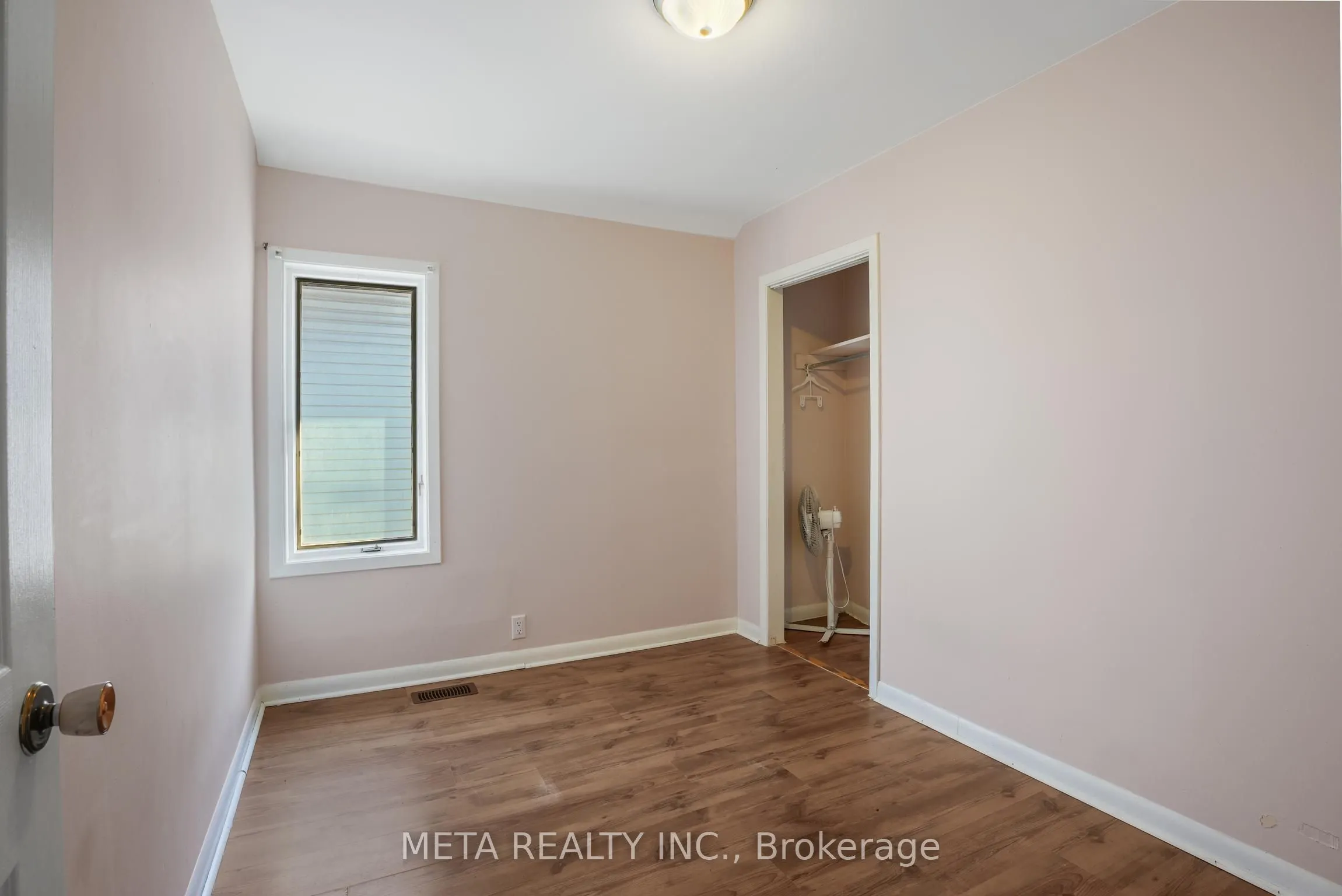 3 Hastings Street N