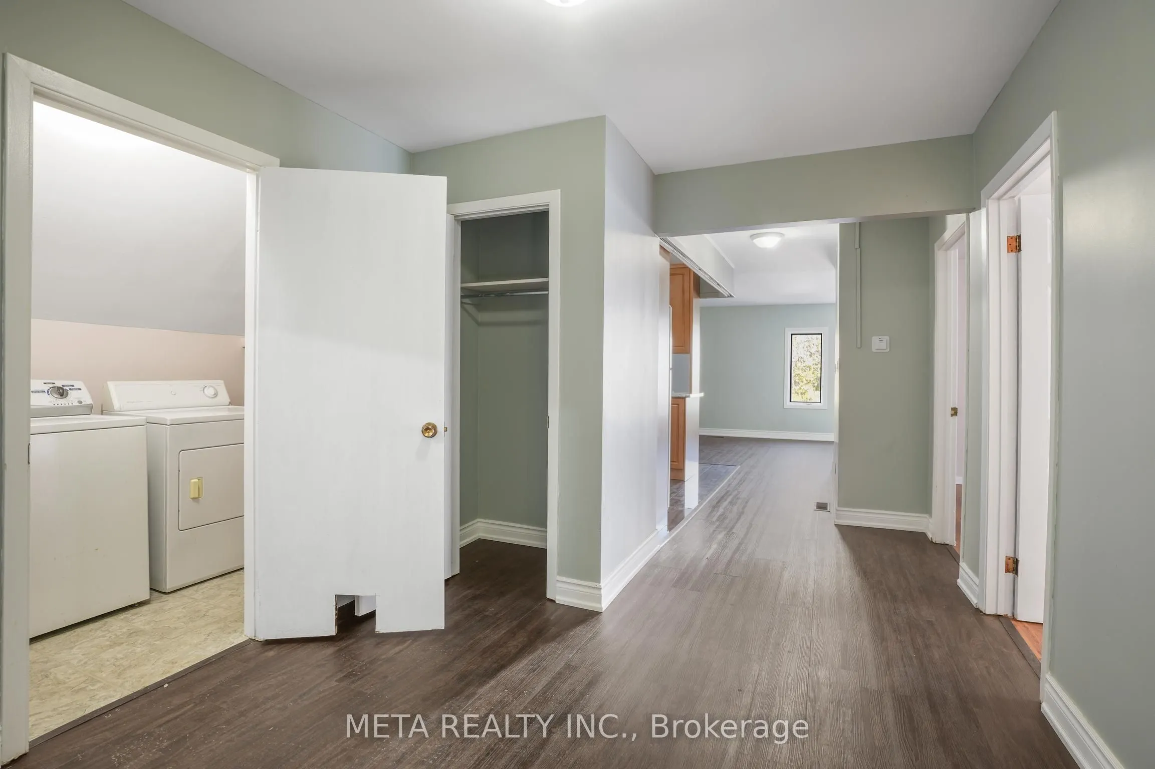 3 Hastings Street N