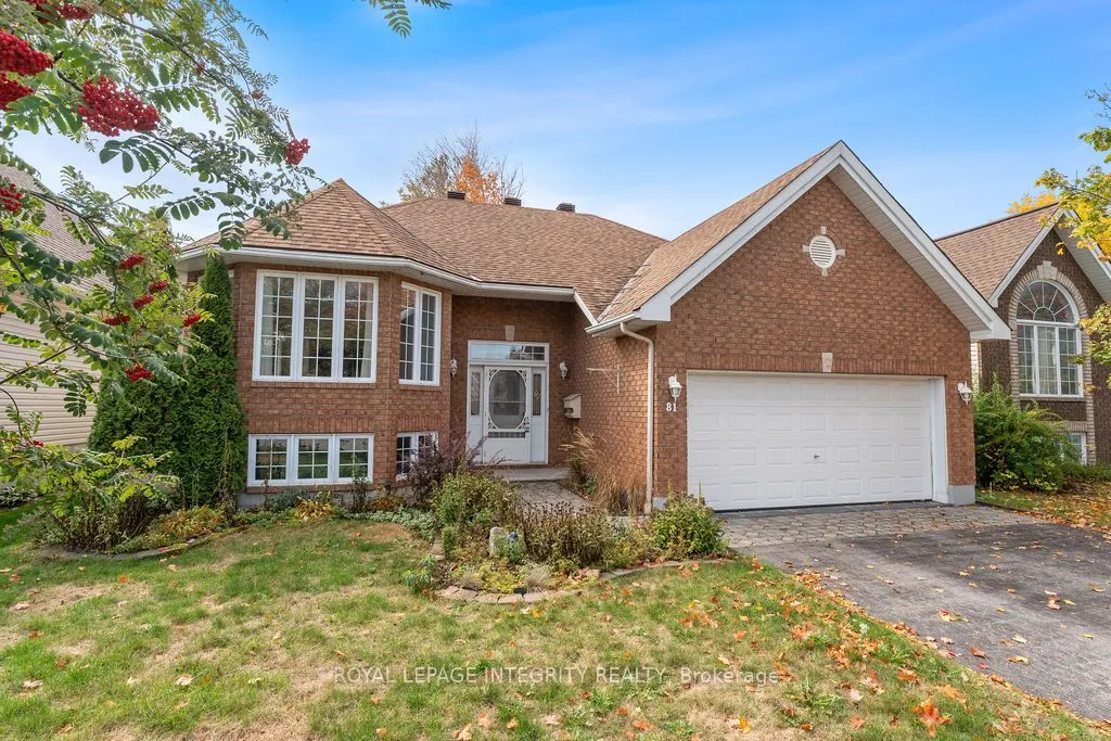 81 Lloydalex Crescent