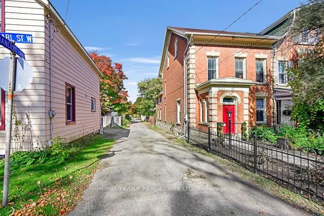 6 Pearl Street W