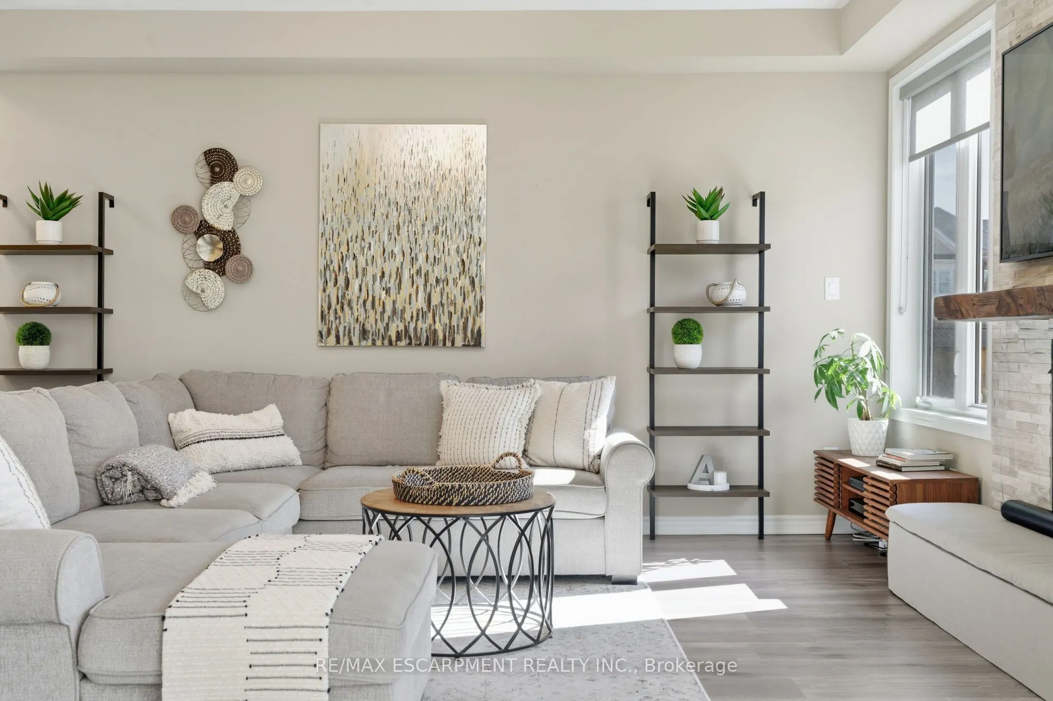 15 Bastia Street E