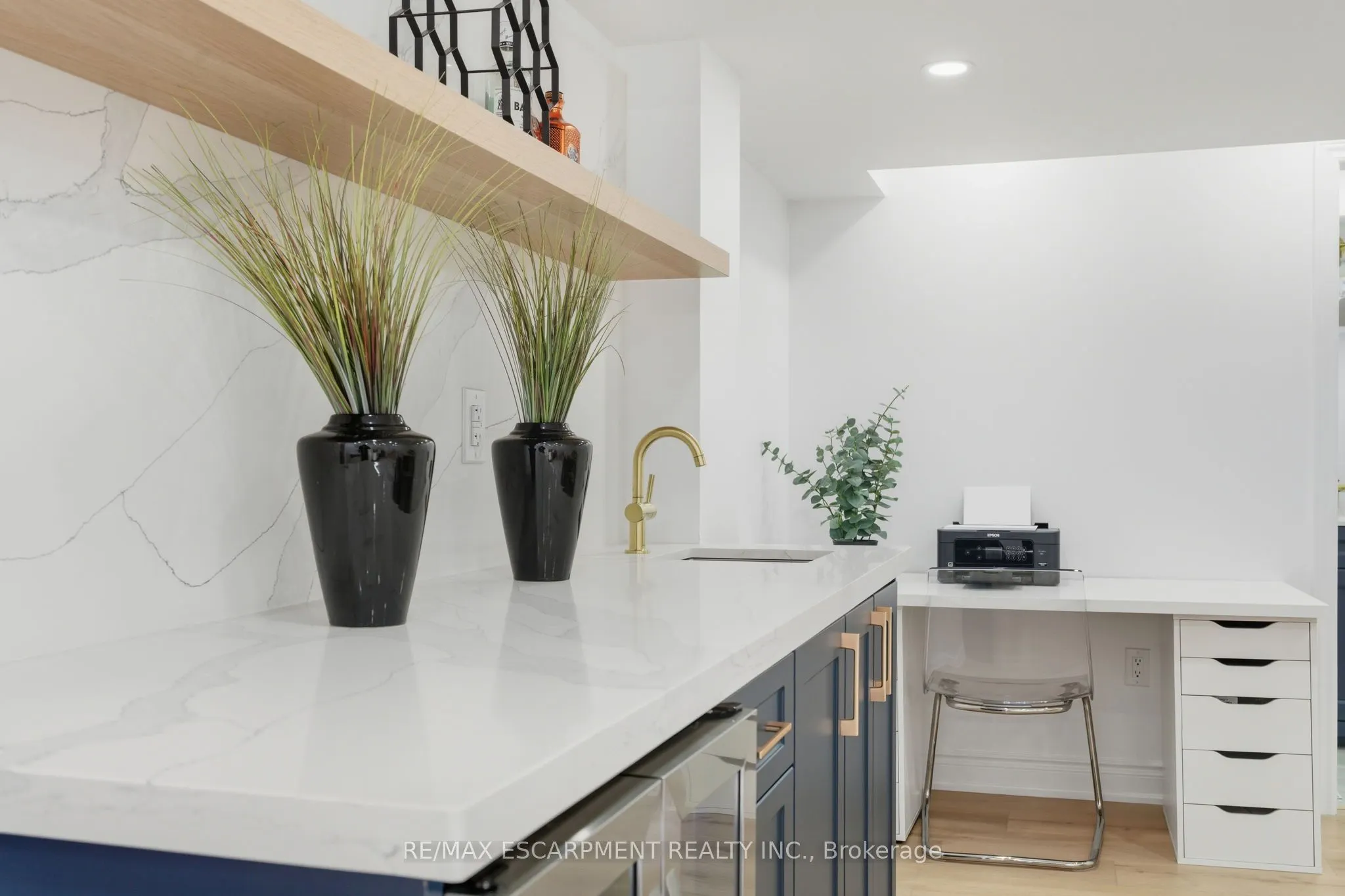 15 Bastia Street E