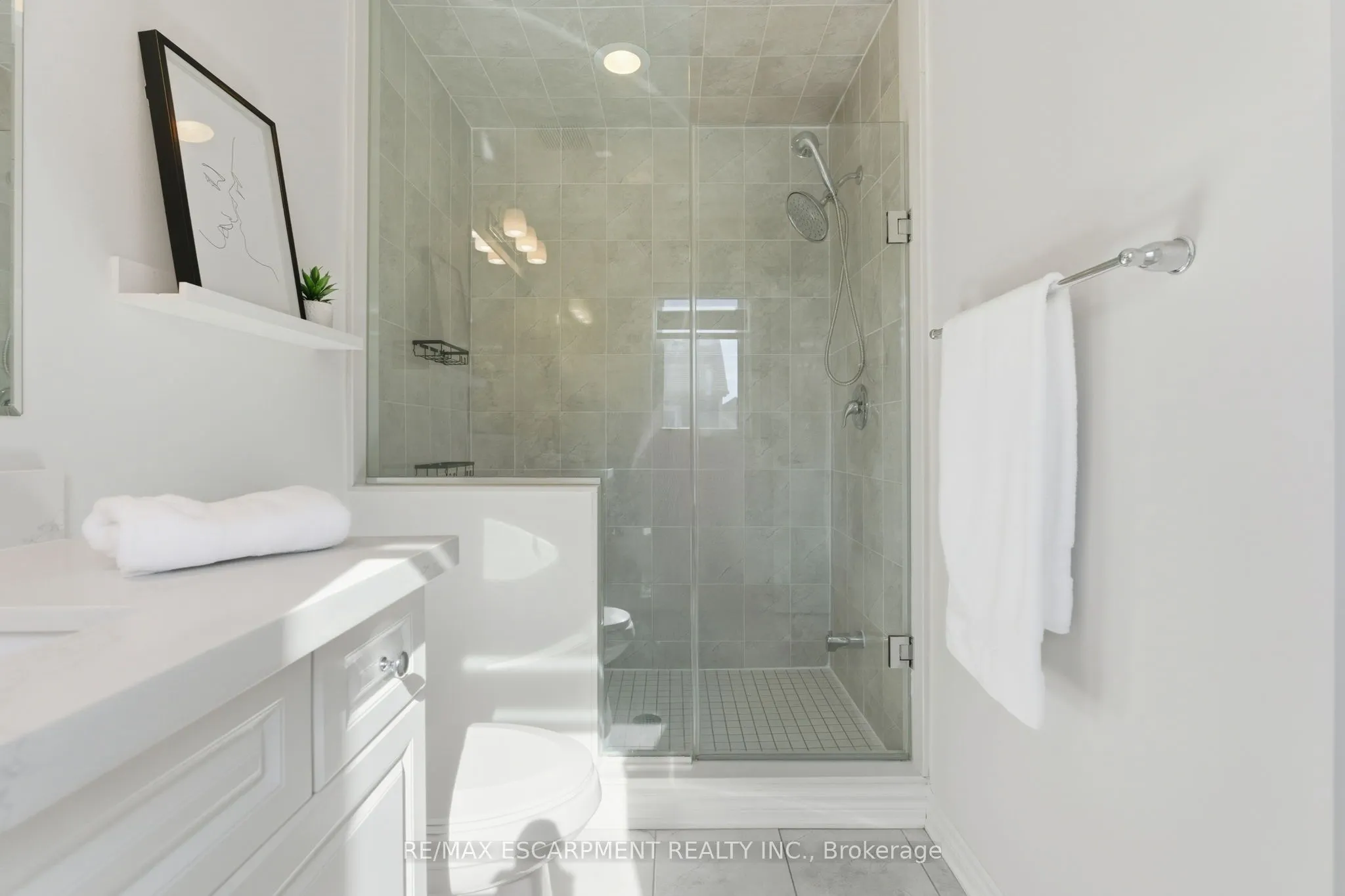 15 Bastia Street E