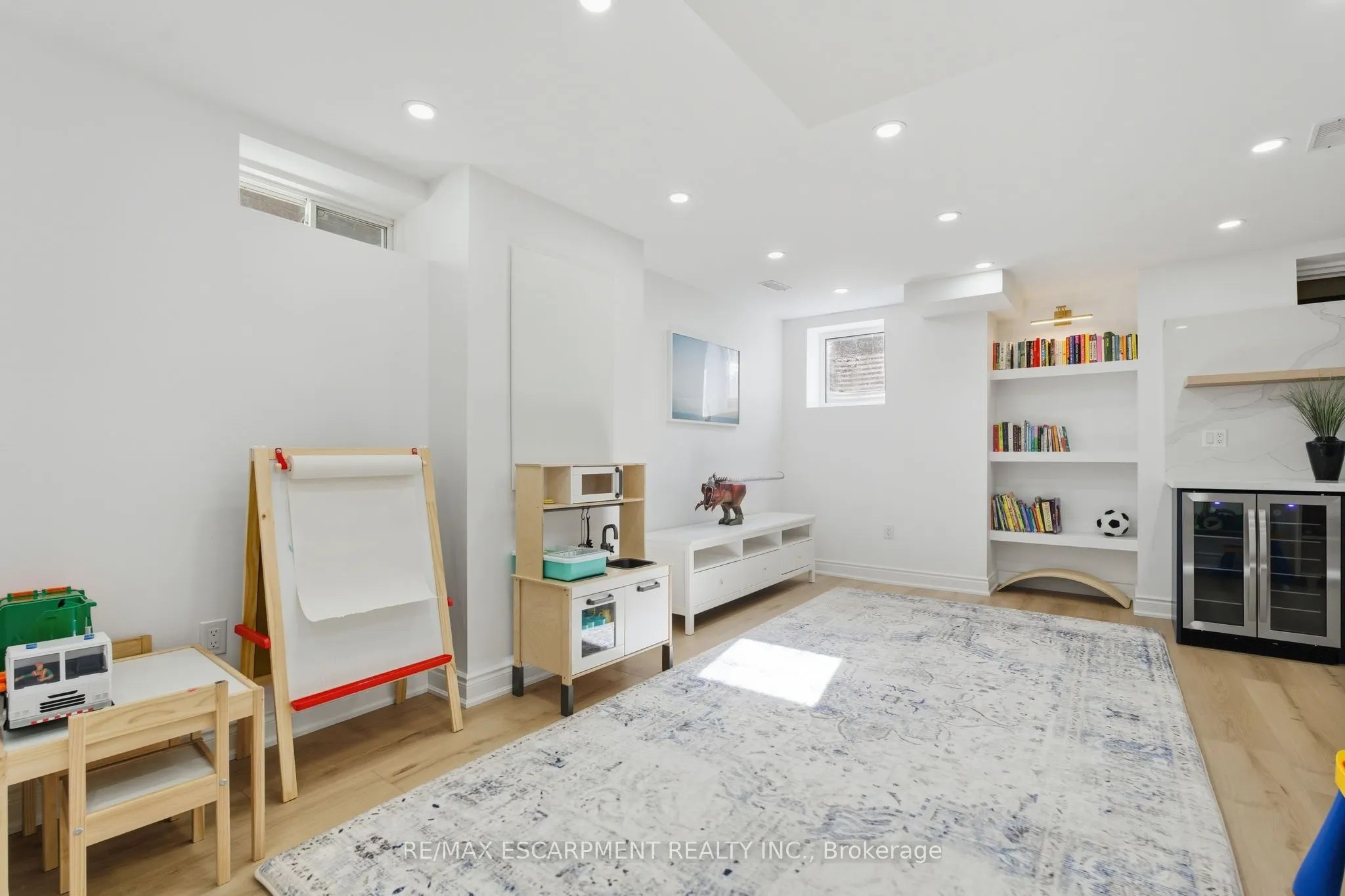 15 Bastia Street E