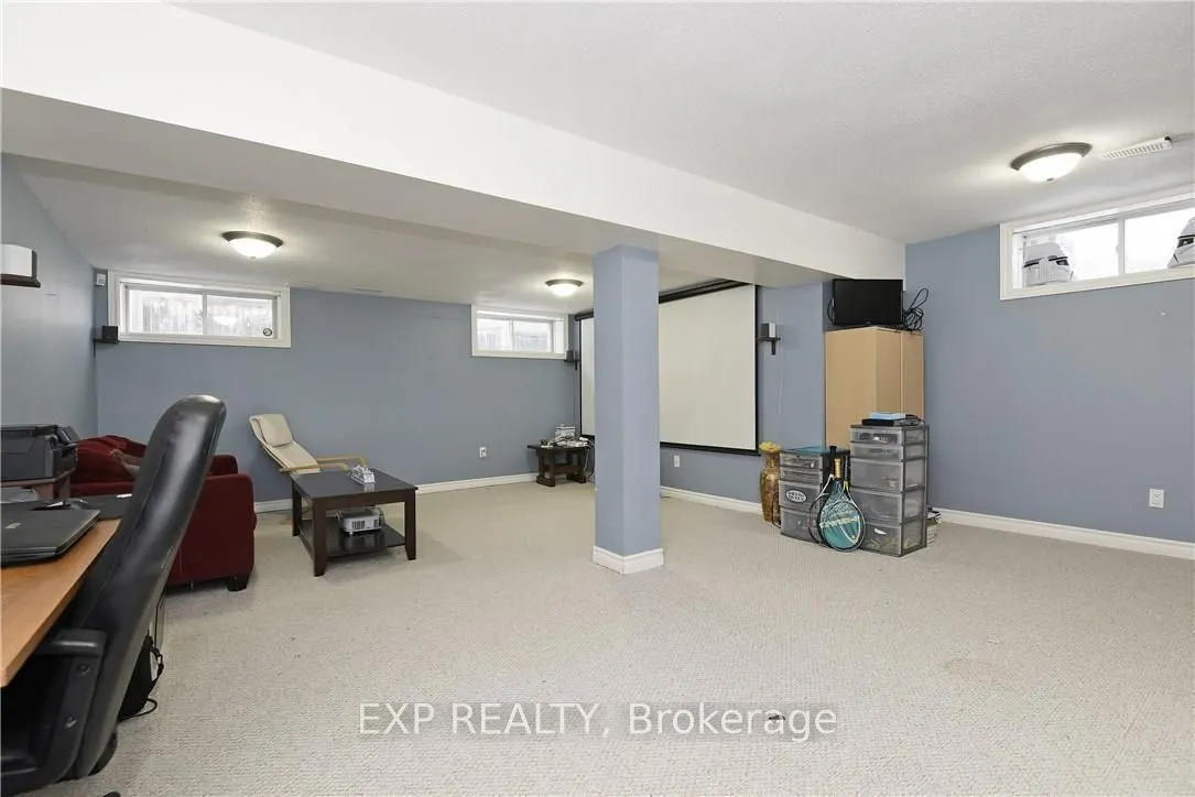 10 Woliston Crescent