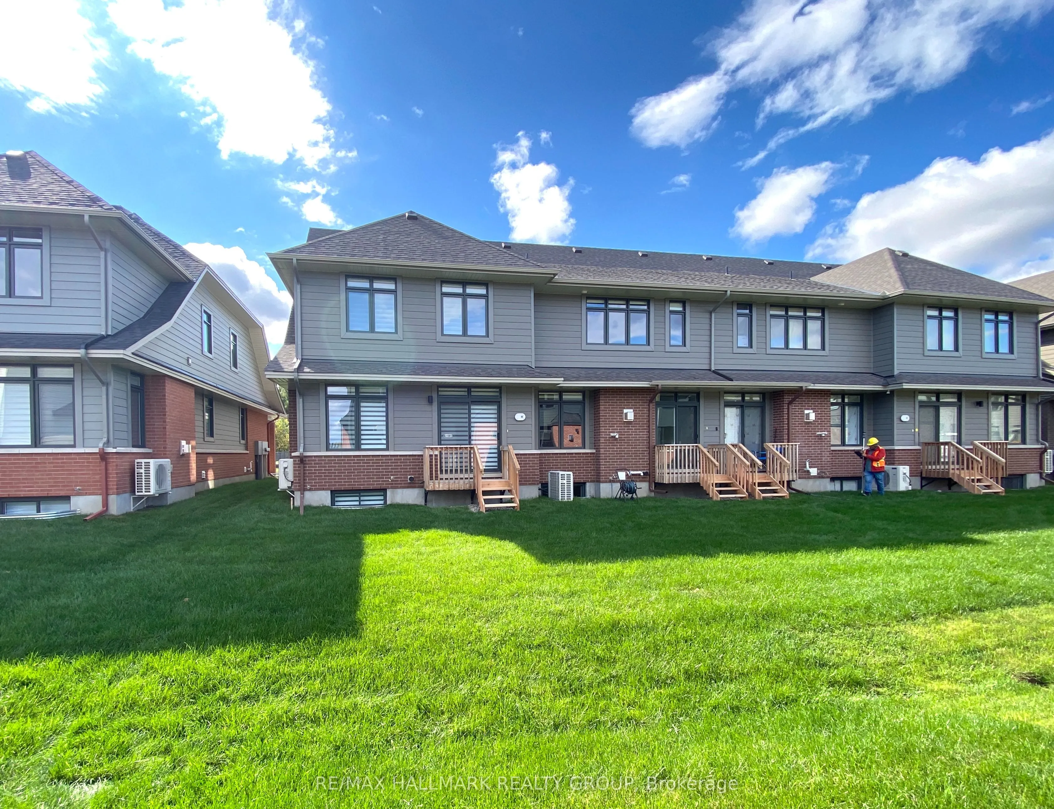 1308 WHITLOW GRASS Way