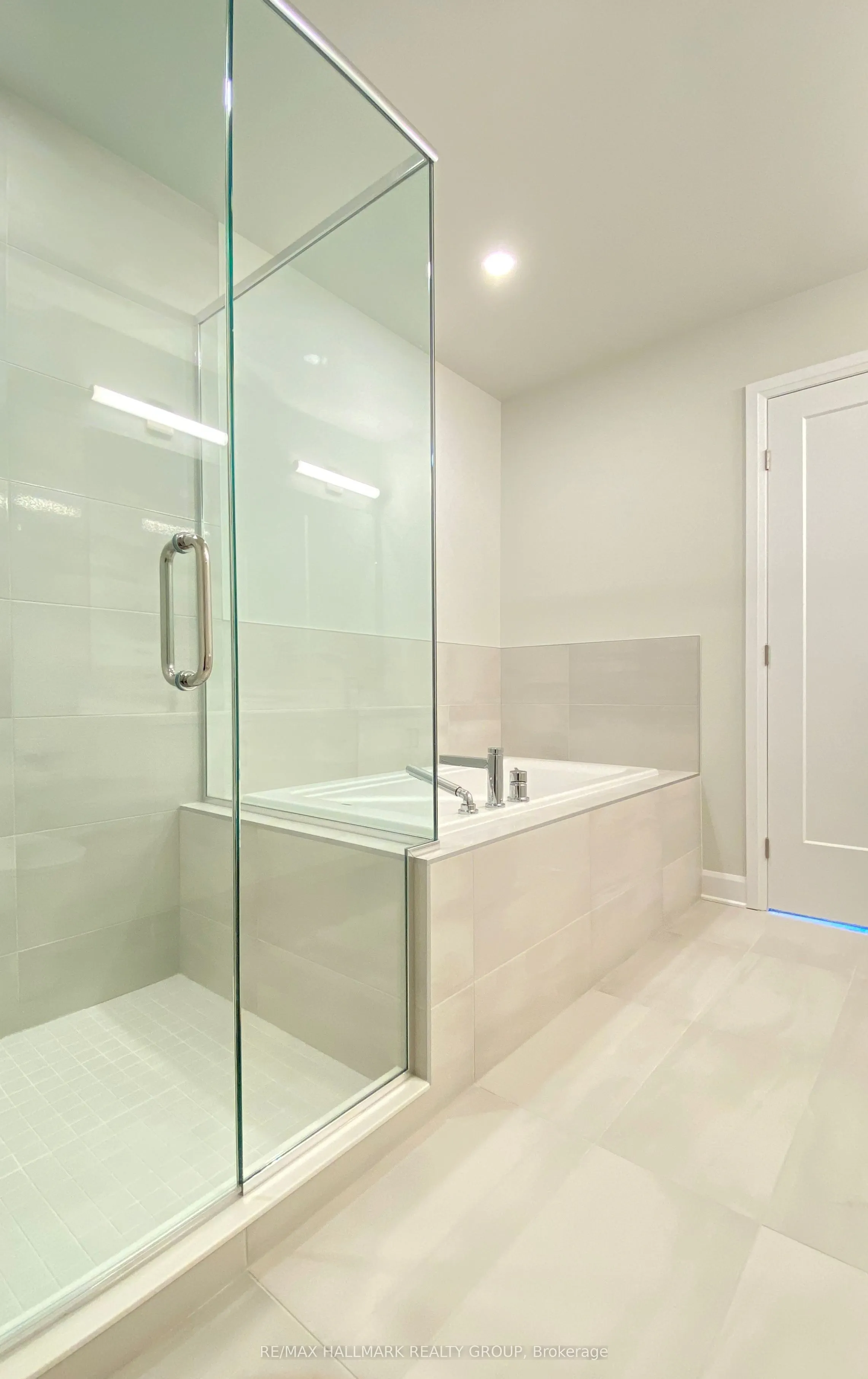 1308 WHITLOW GRASS Way