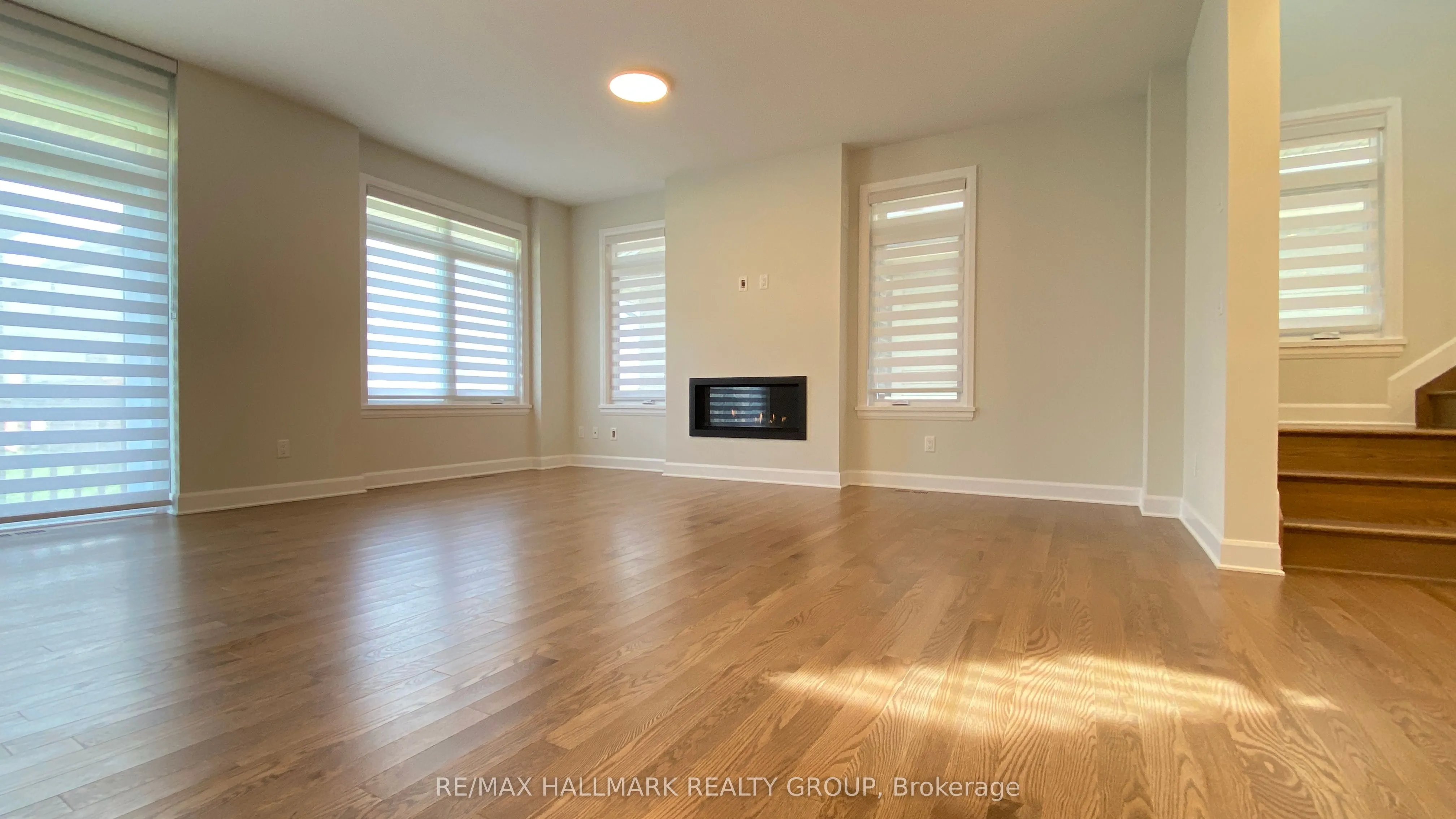 1308 WHITLOW GRASS Way