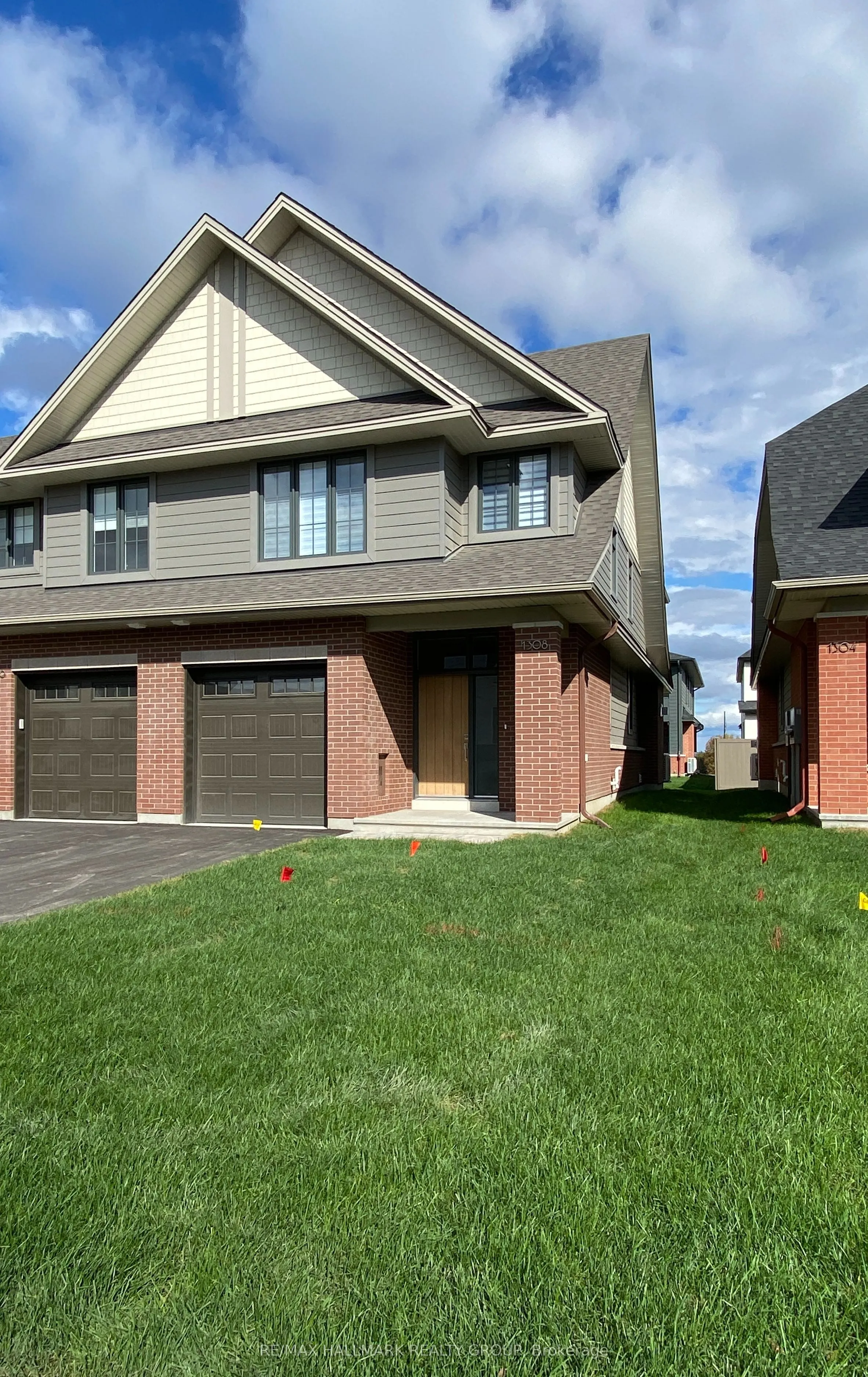 1308 WHITLOW GRASS Way