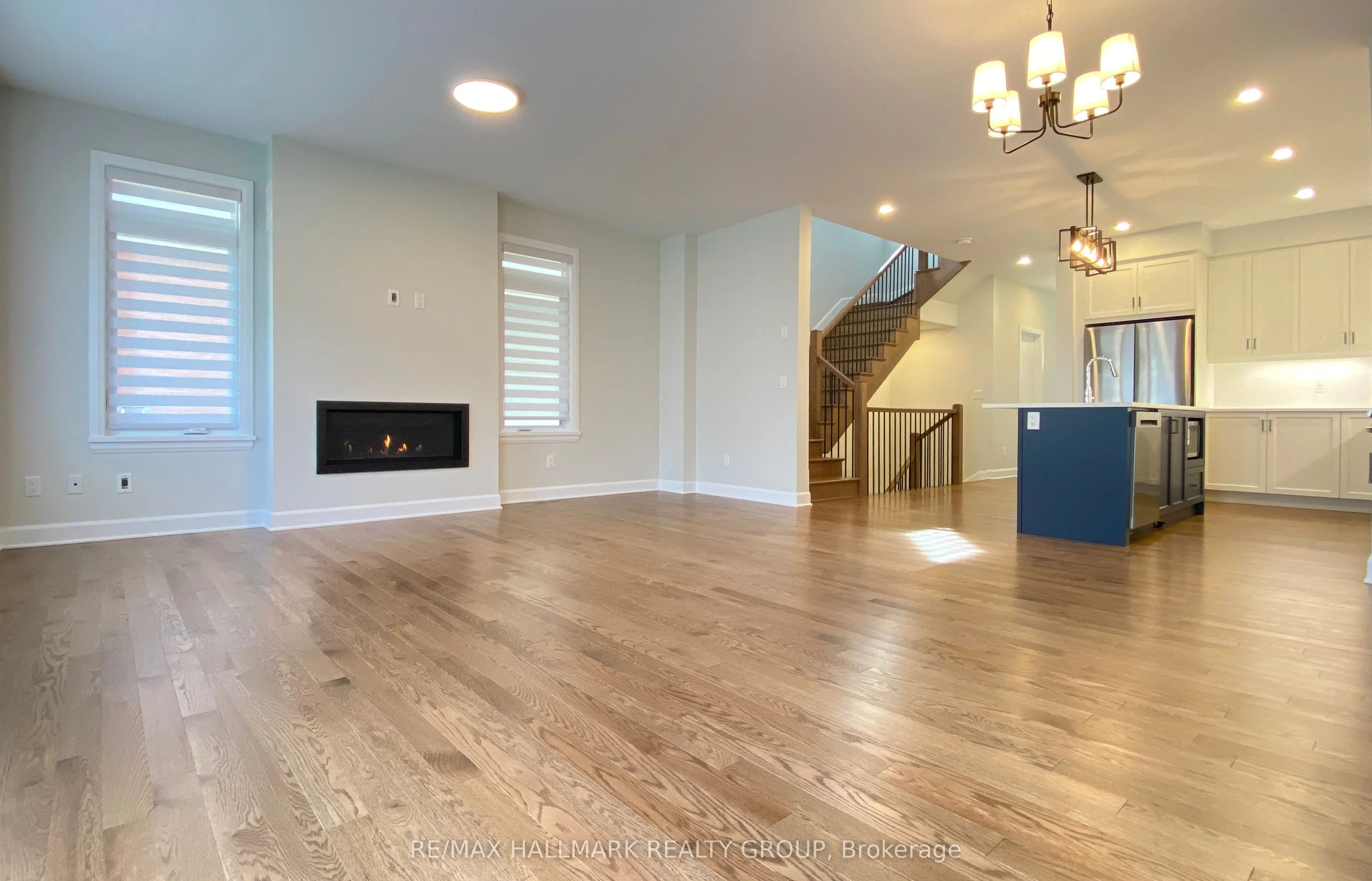 1308 WHITLOW GRASS Way