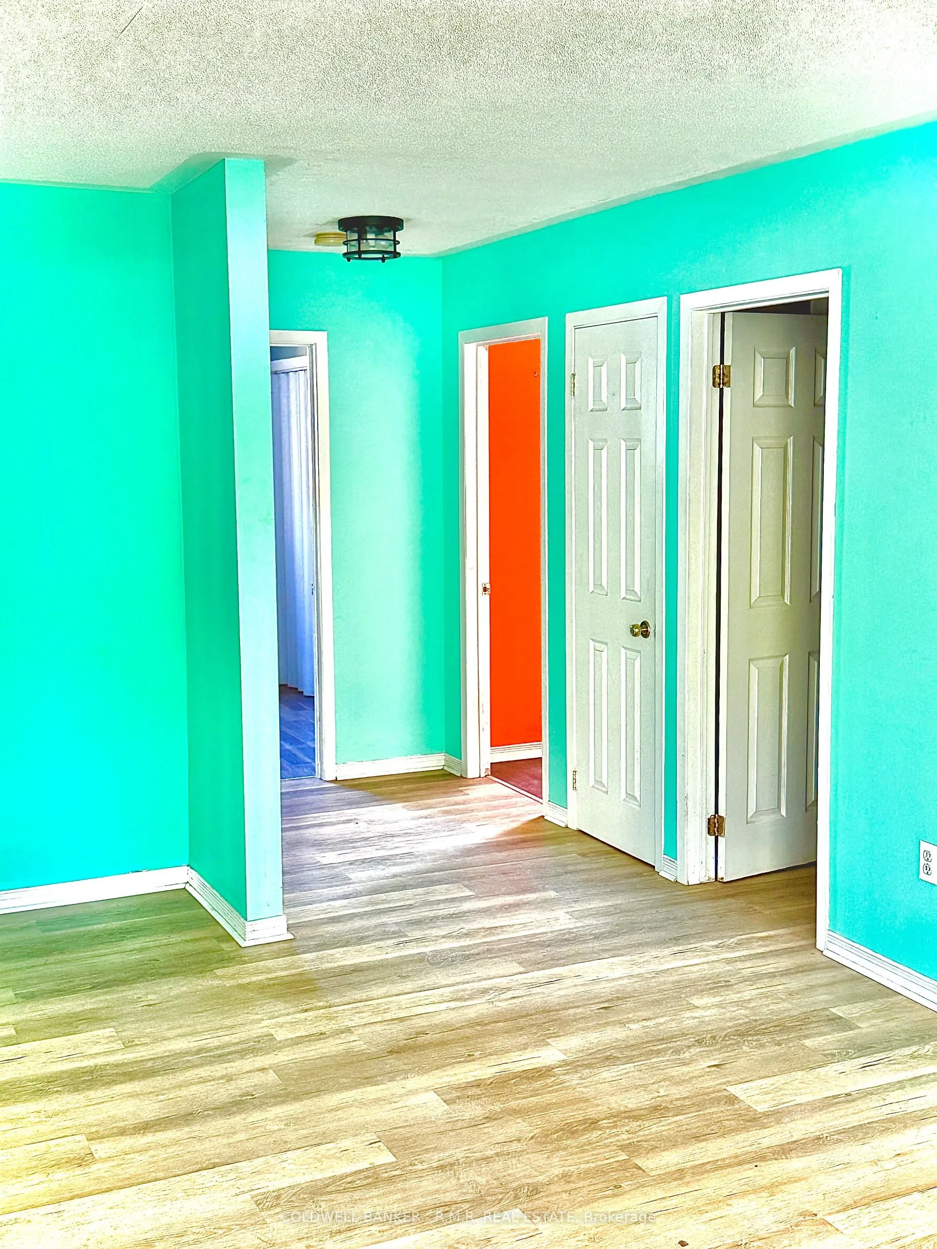 2 Oakwood Drive