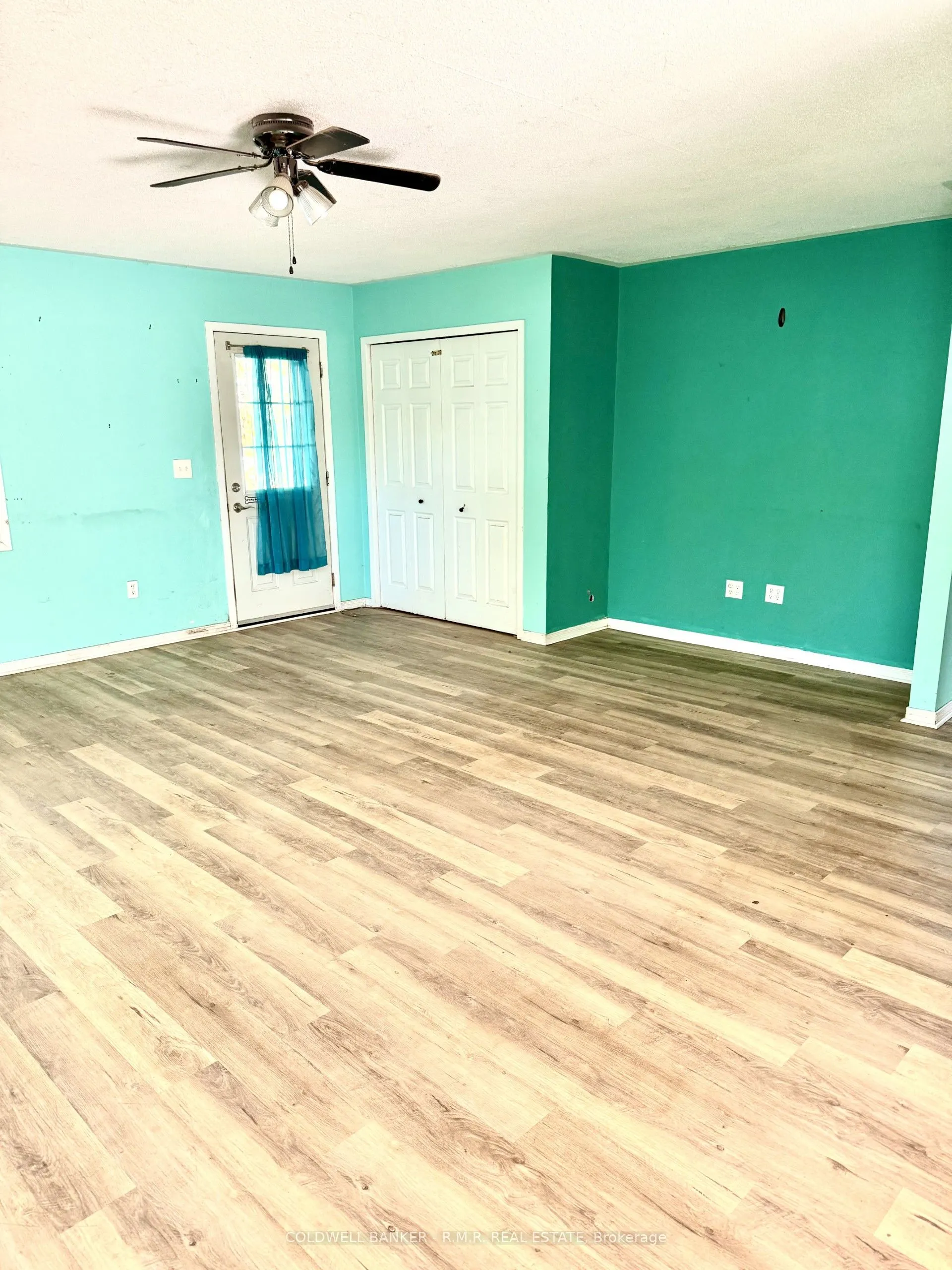2 Oakwood Drive