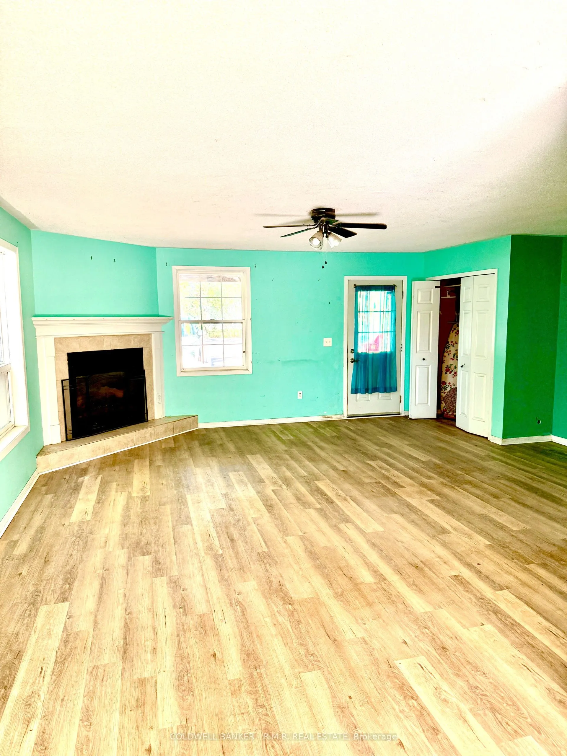 2 Oakwood Drive
