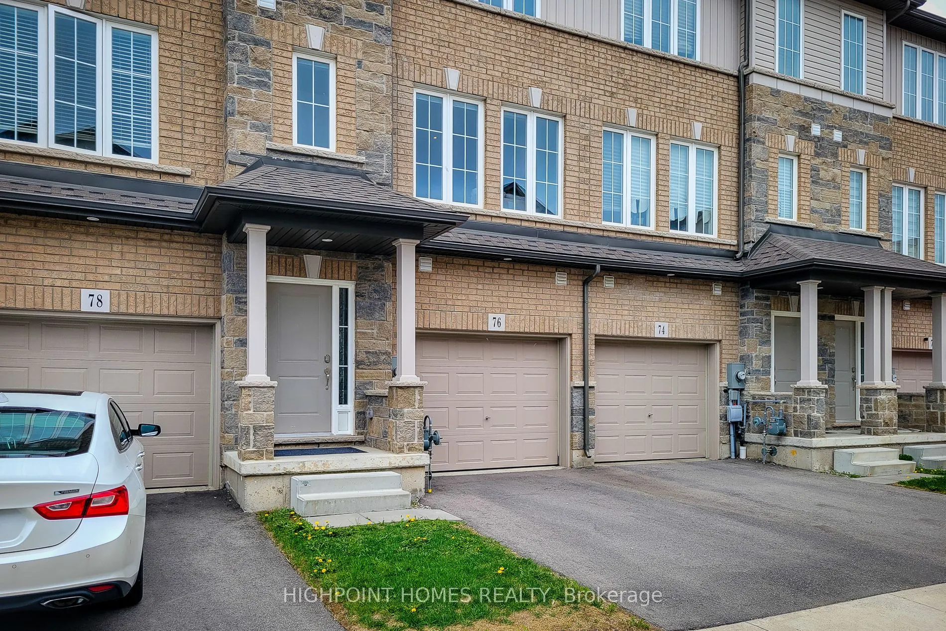 76 Aquarius Crescent
