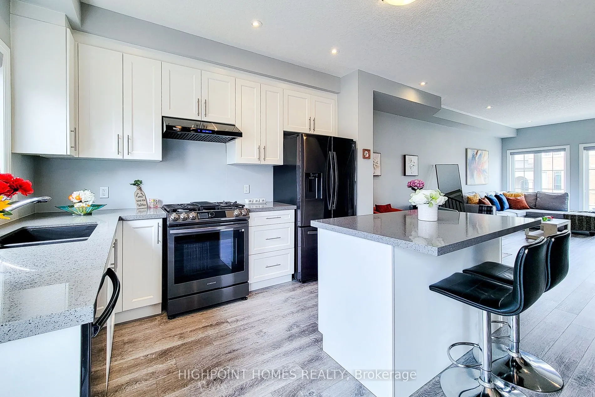 76 Aquarius Crescent