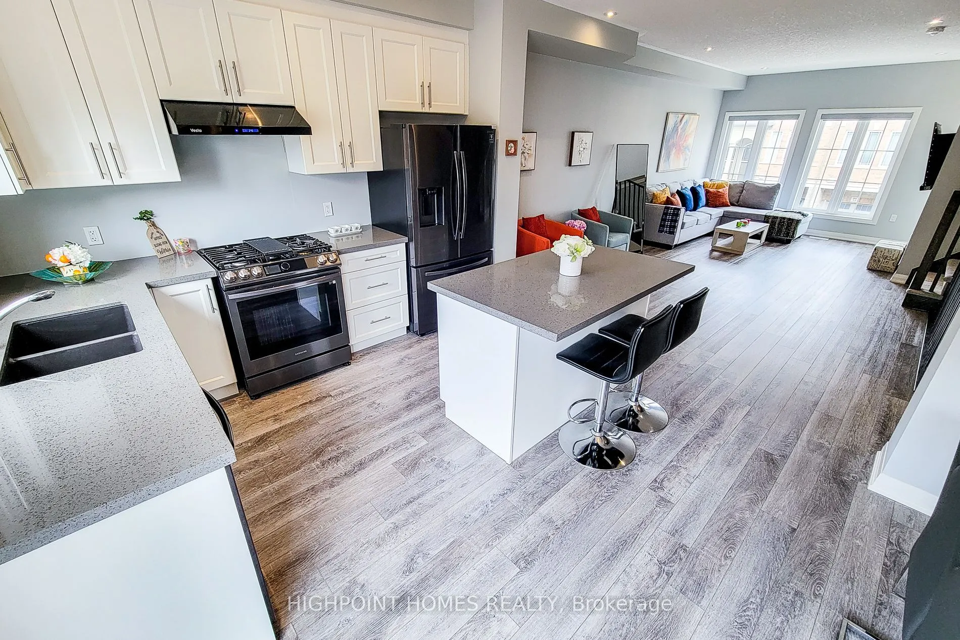 76 Aquarius Crescent