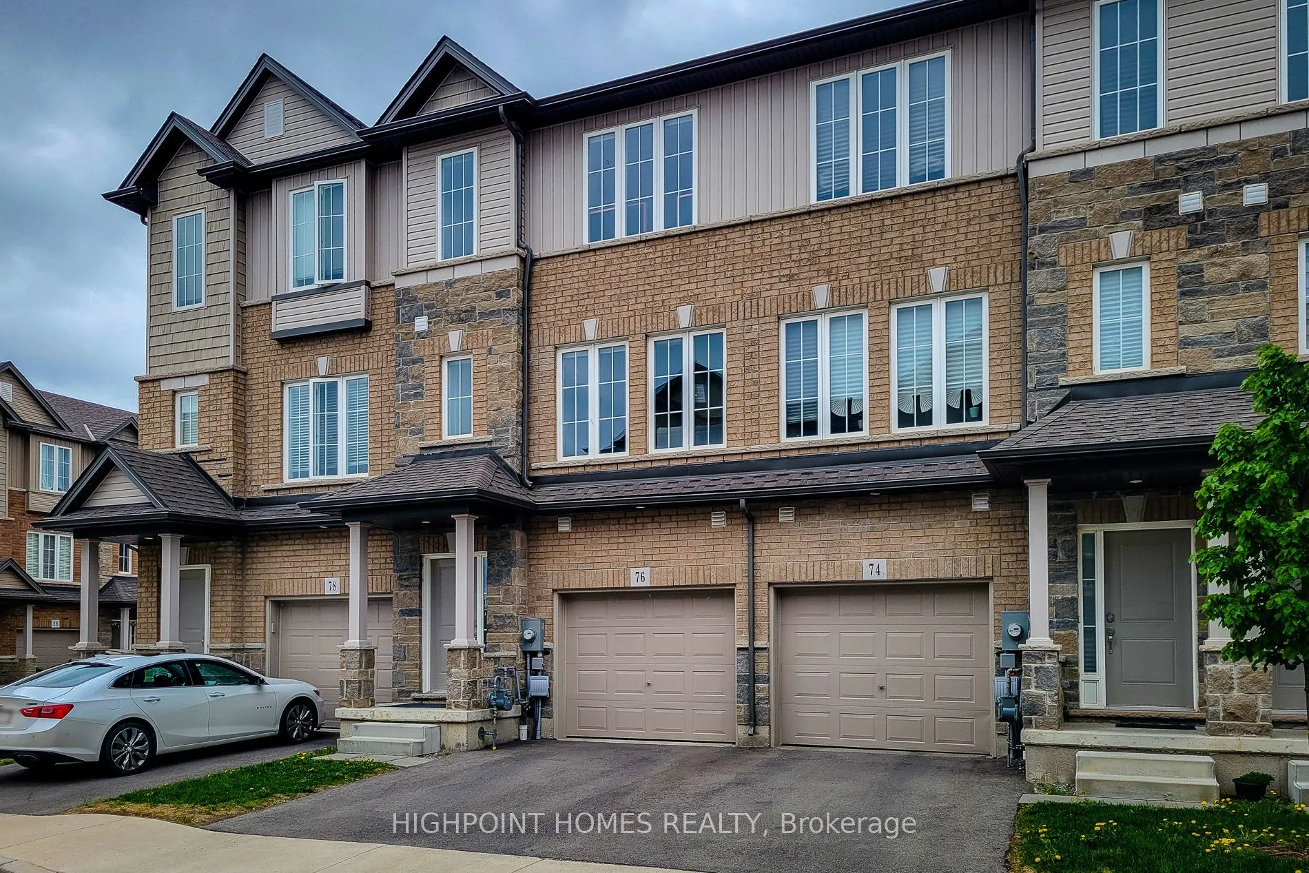 76 Aquarius Crescent