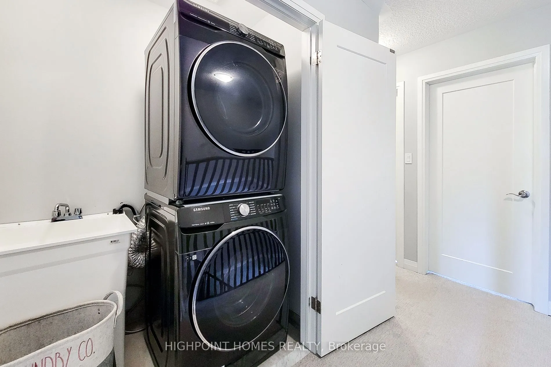 76 Aquarius Crescent