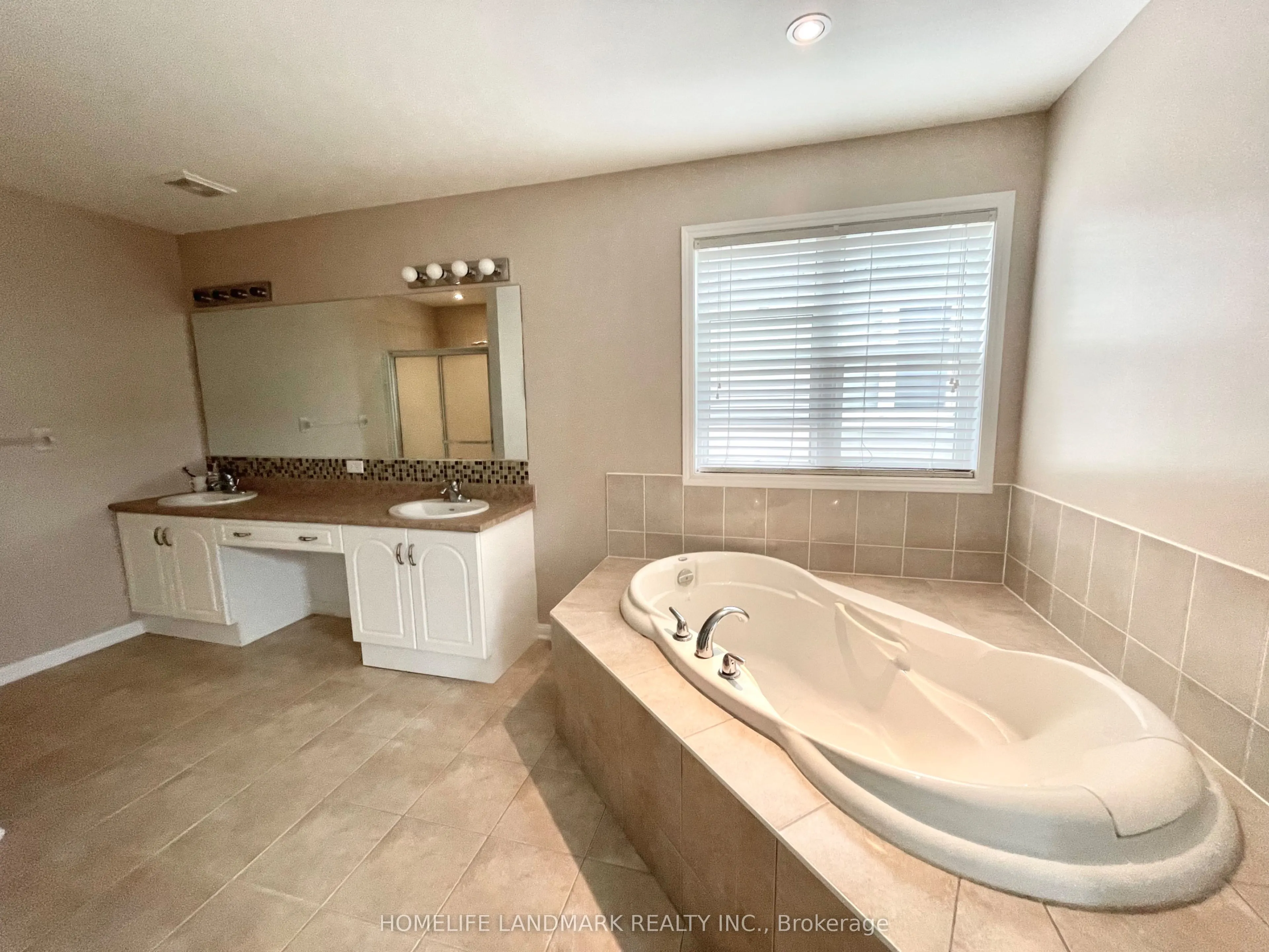 190 Ingersoll Crescent