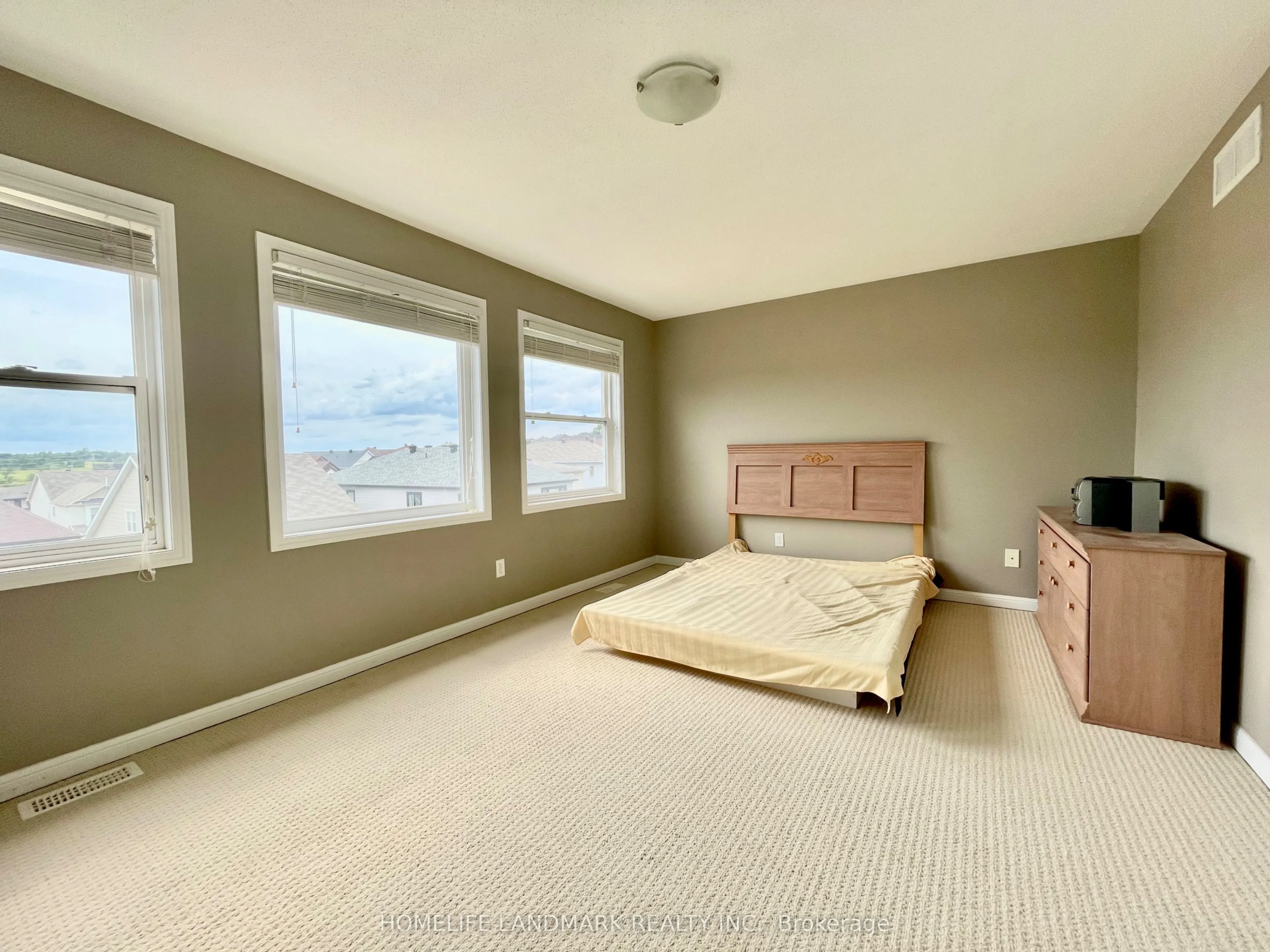 190 Ingersoll Crescent