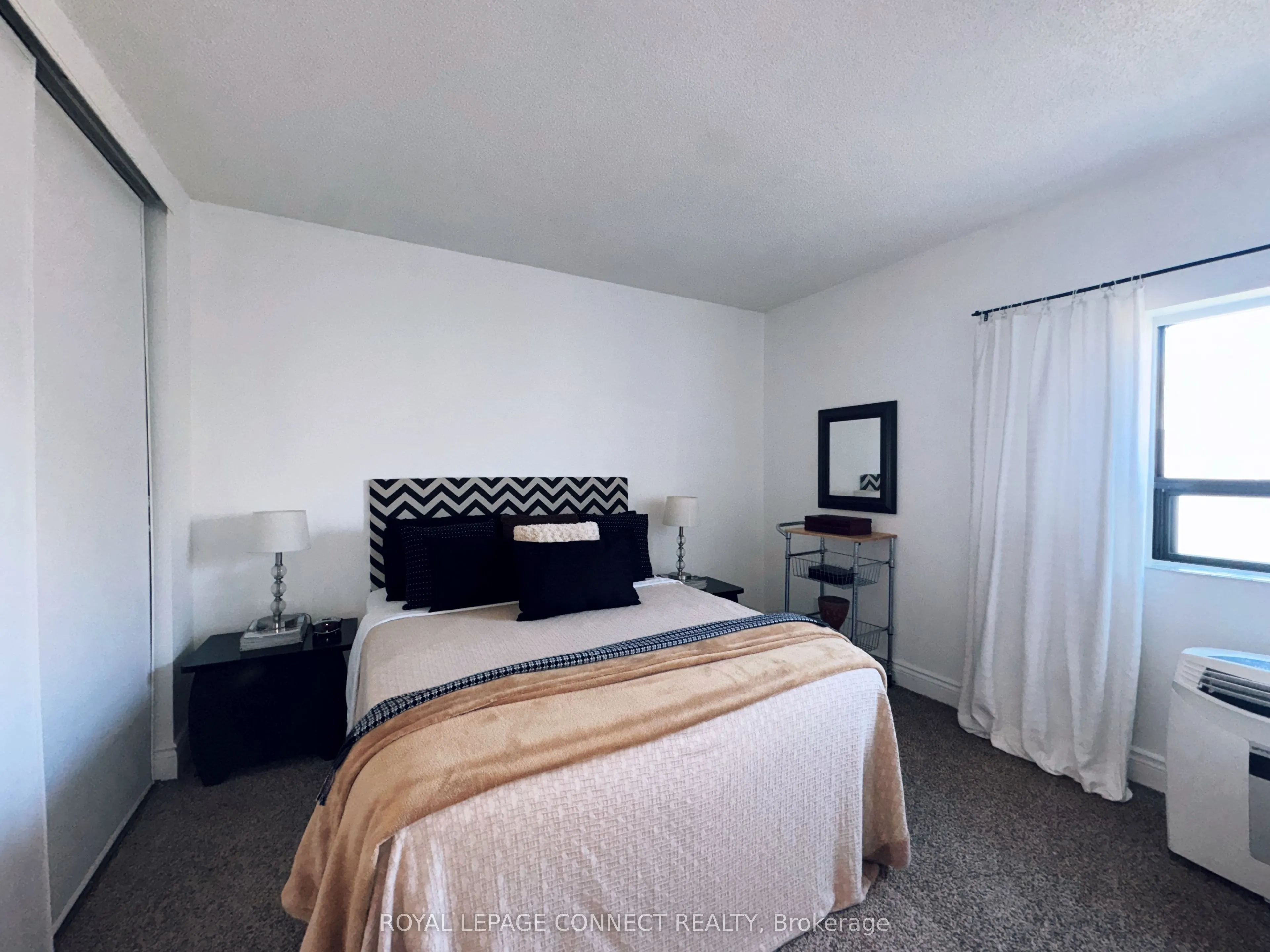 4872 Valley Way, #303