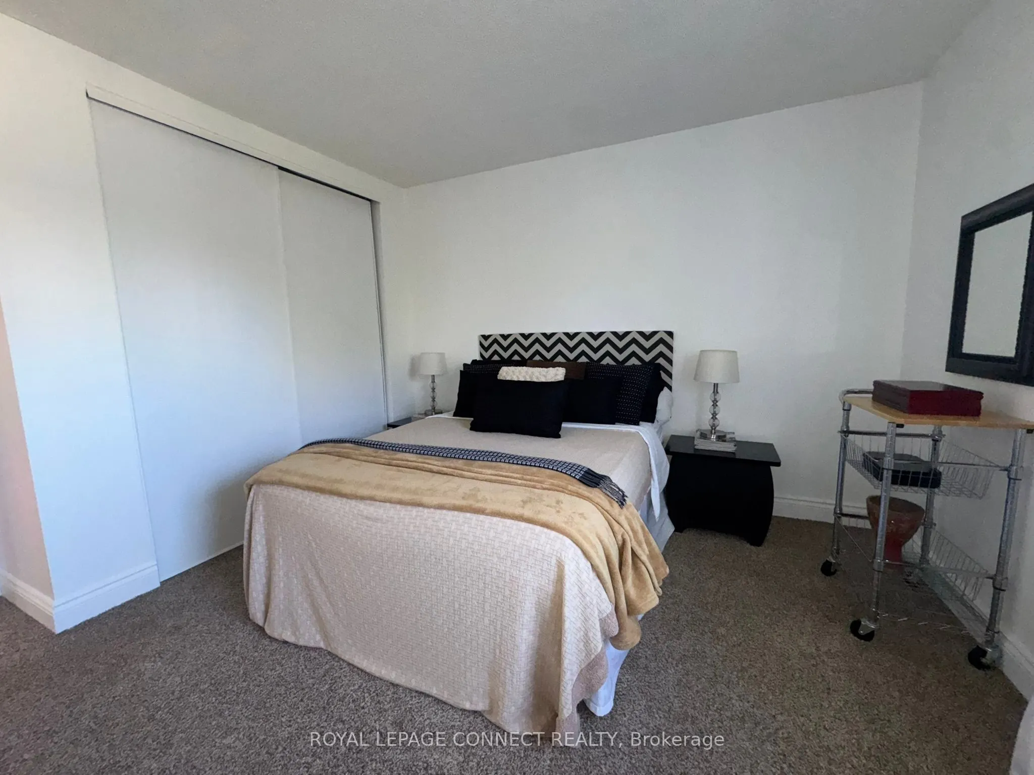 4872 Valley Way, #303