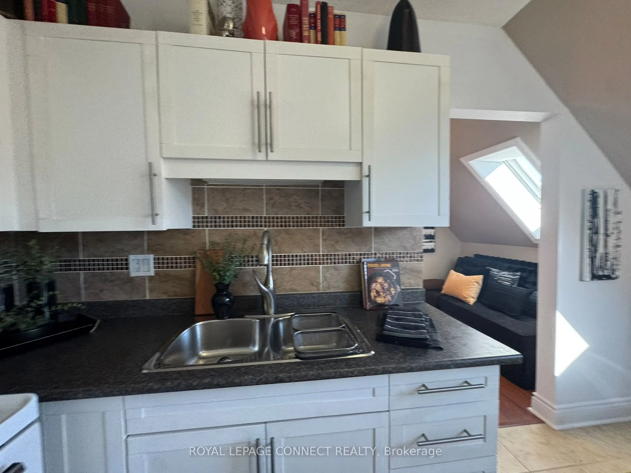 4872 Valley Way, #303