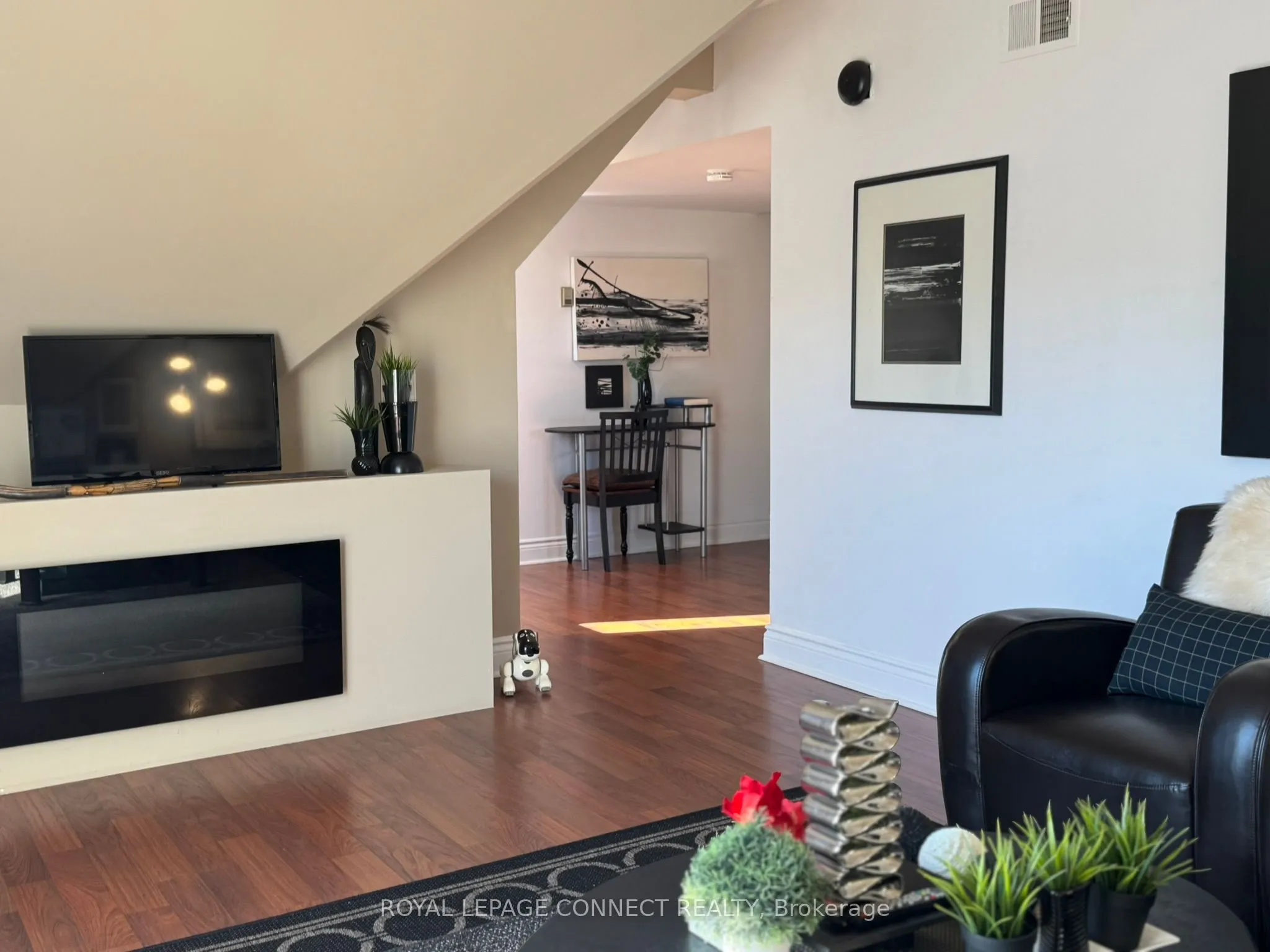 4872 Valley Way, #303
