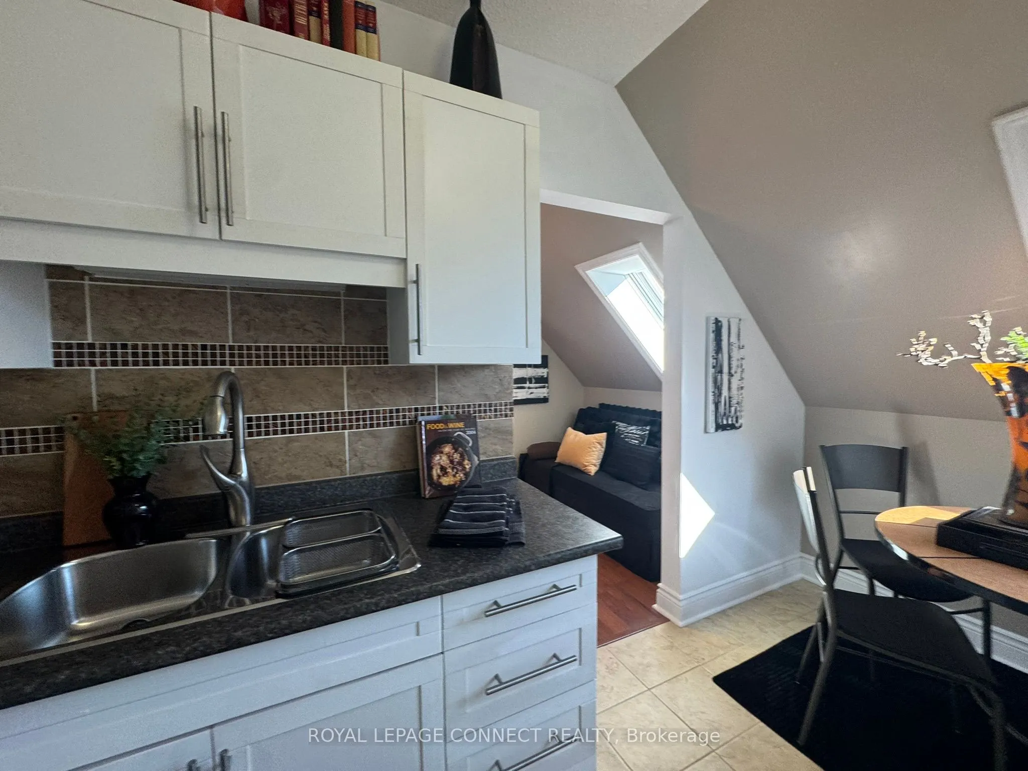 4872 Valley Way, #303