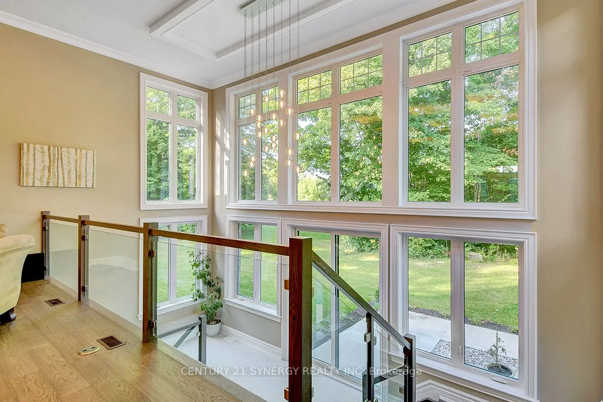 1443 DUCHESS Crescent
