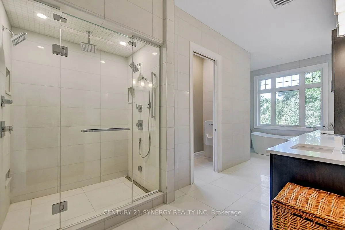 1443 DUCHESS Crescent