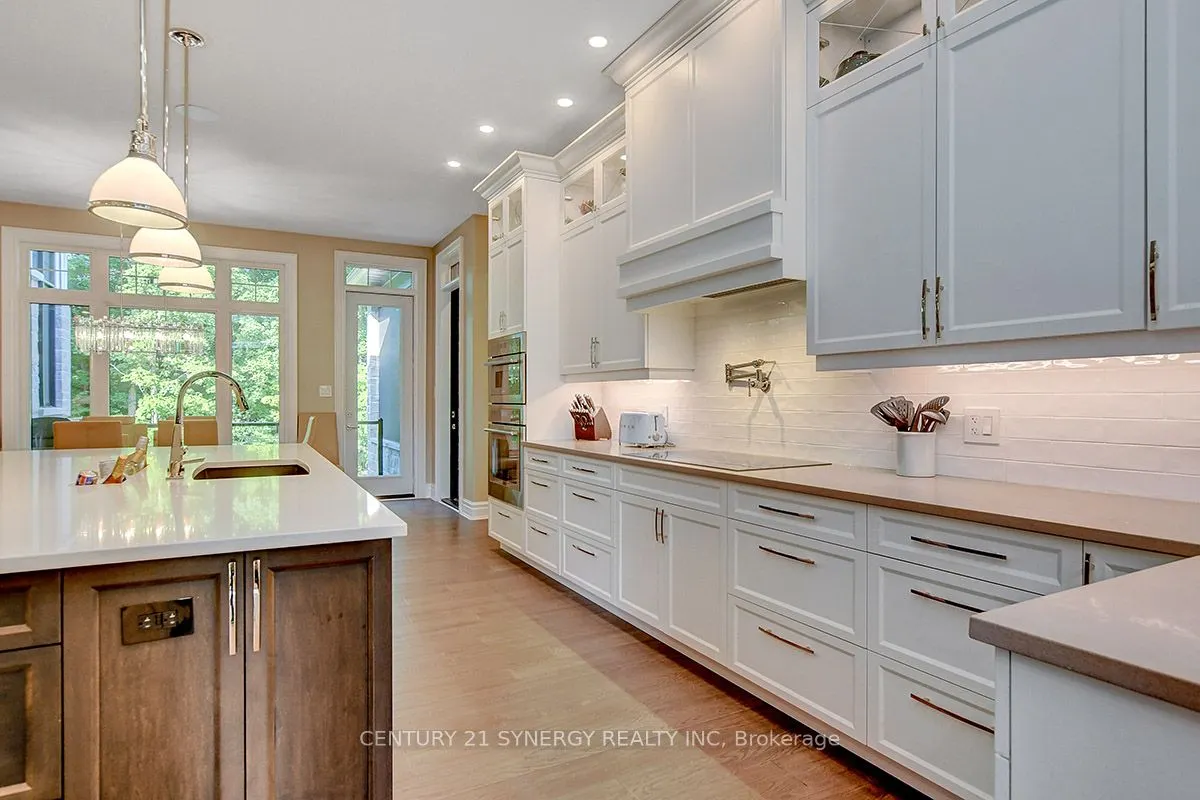 1443 DUCHESS Crescent