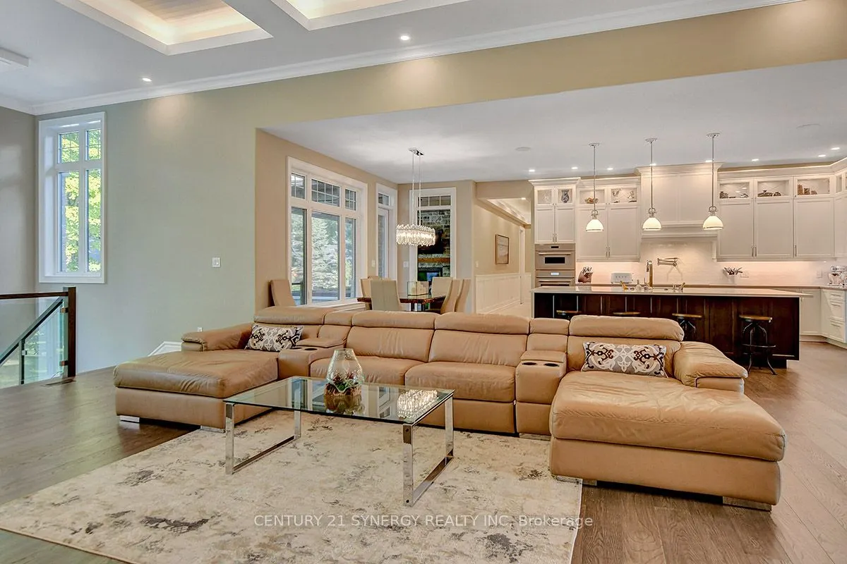 1443 DUCHESS Crescent