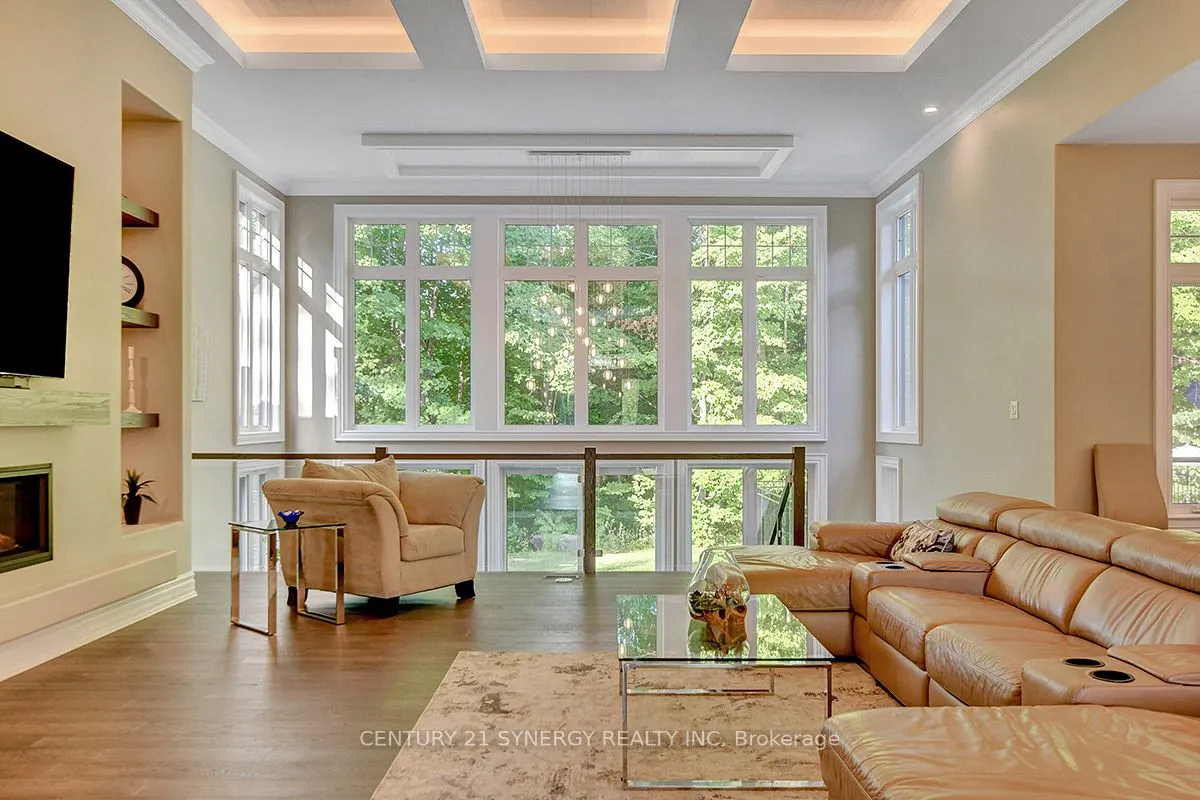 1443 DUCHESS Crescent