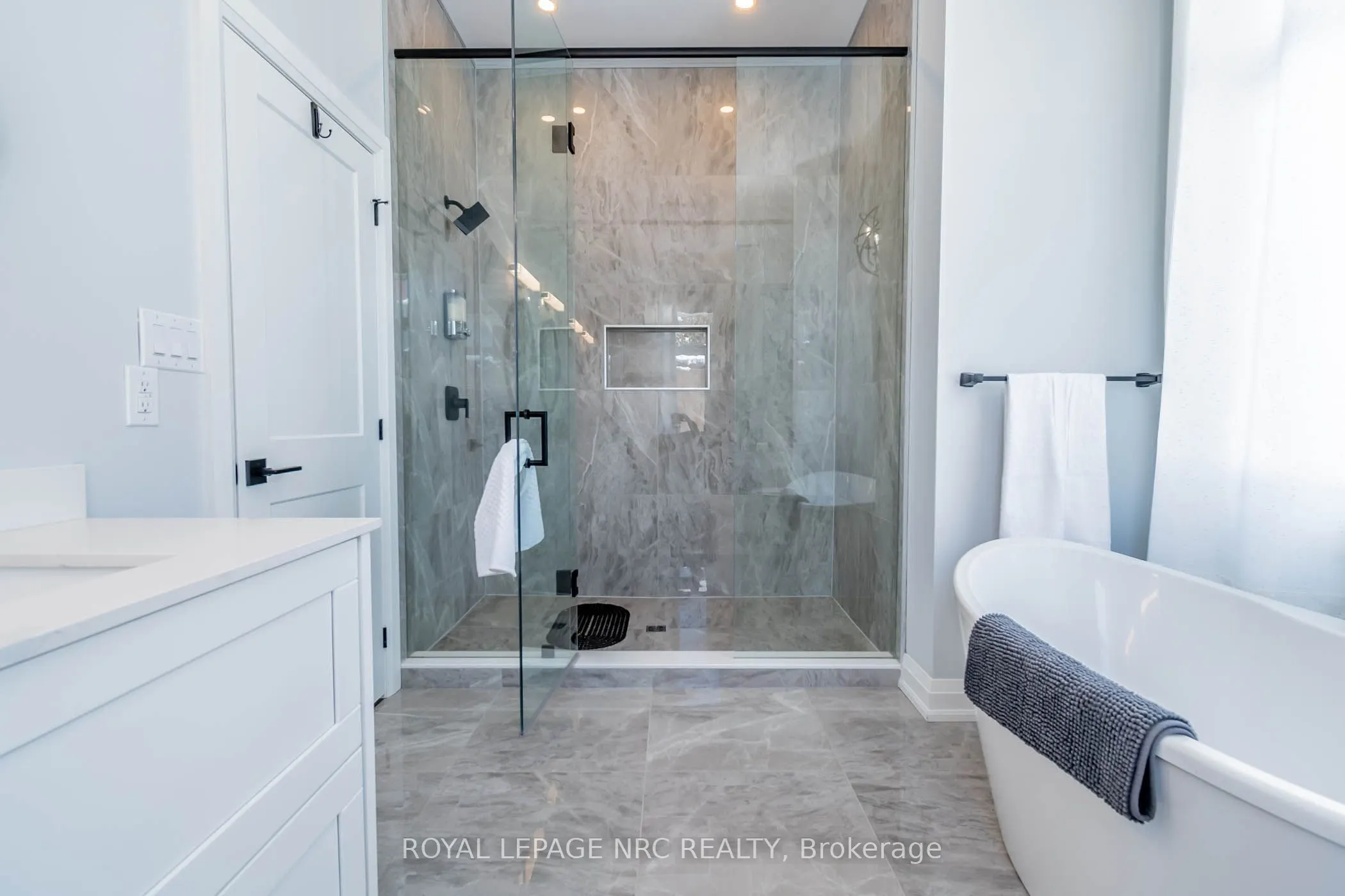 7472 MOUNTAIN Road, #1