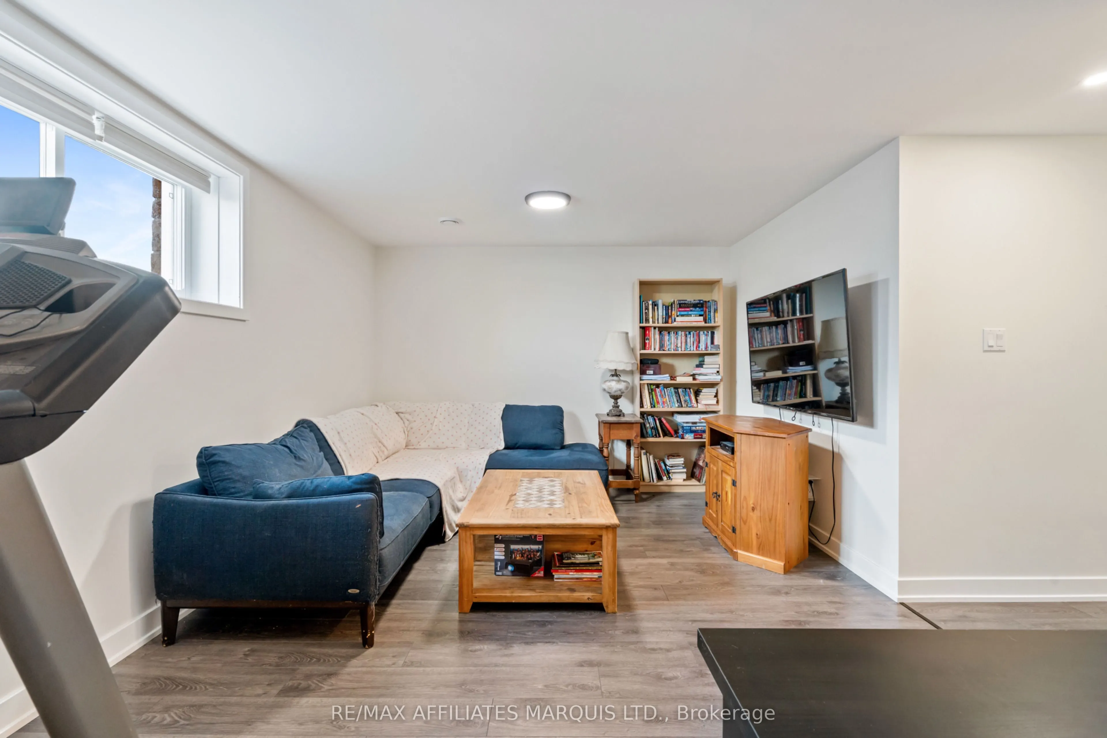 108 Bishop Street S