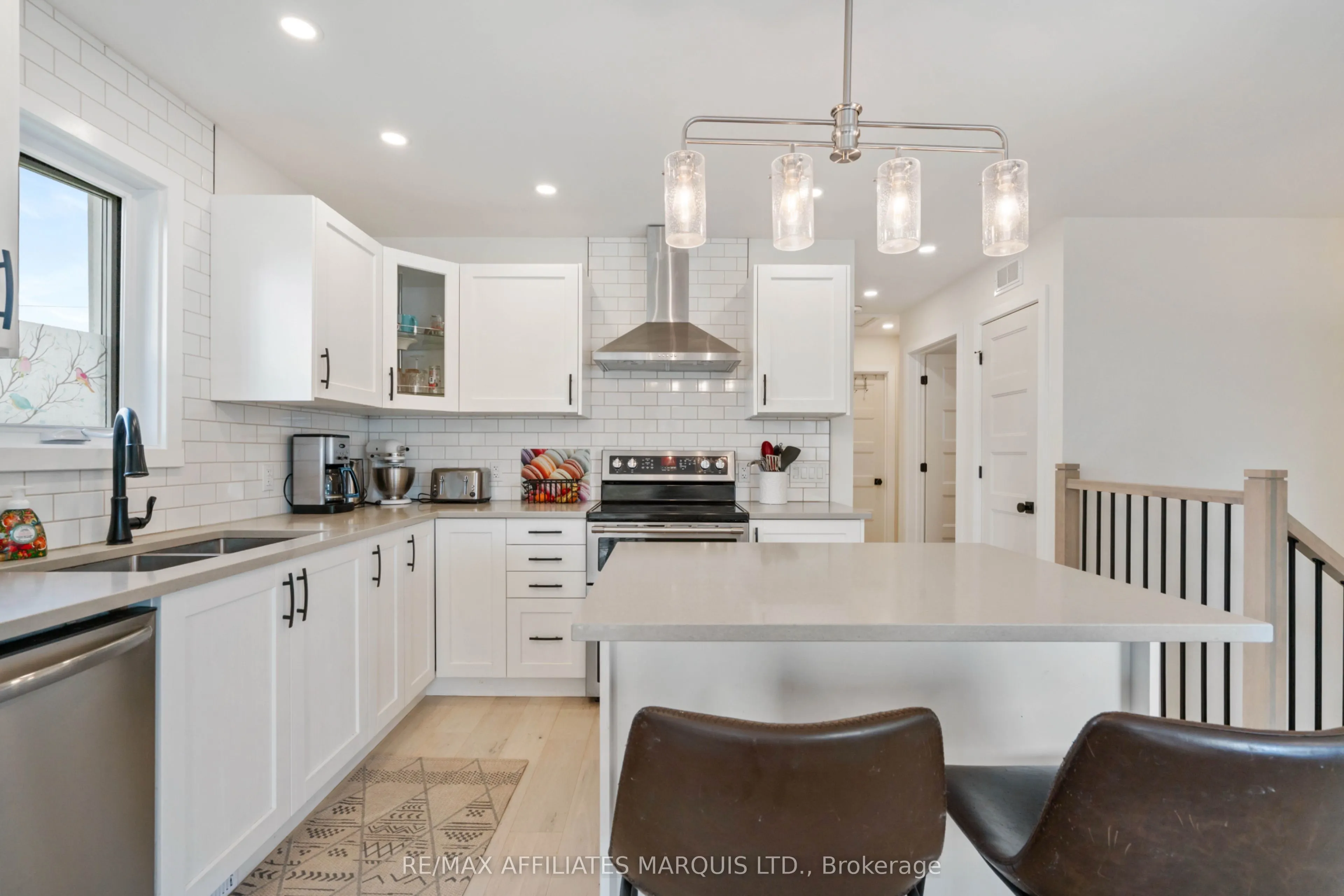 108 Bishop Street S
