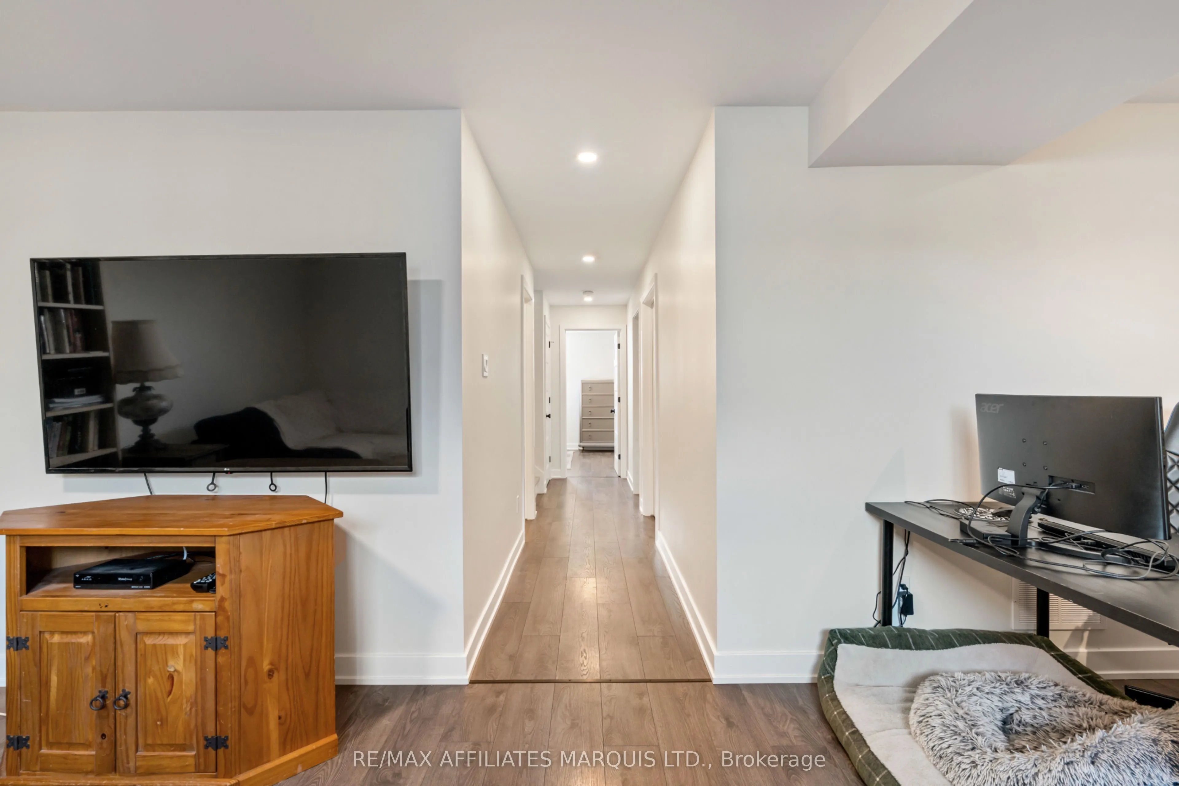 108 Bishop Street S