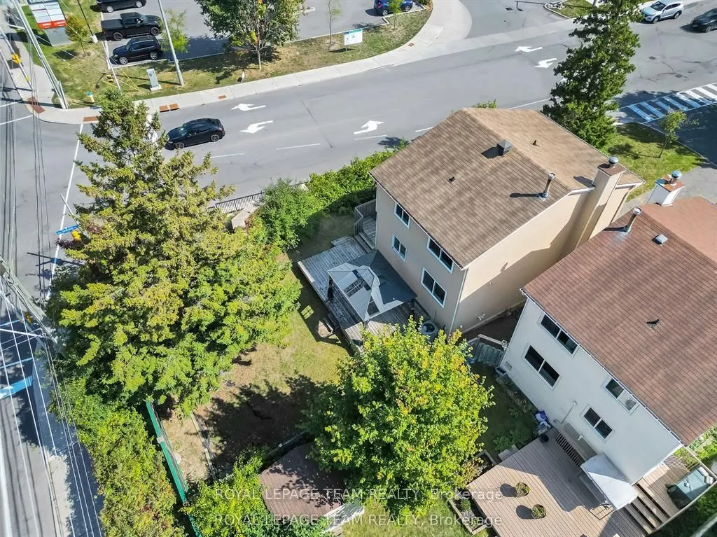 2 Brookhaven Court