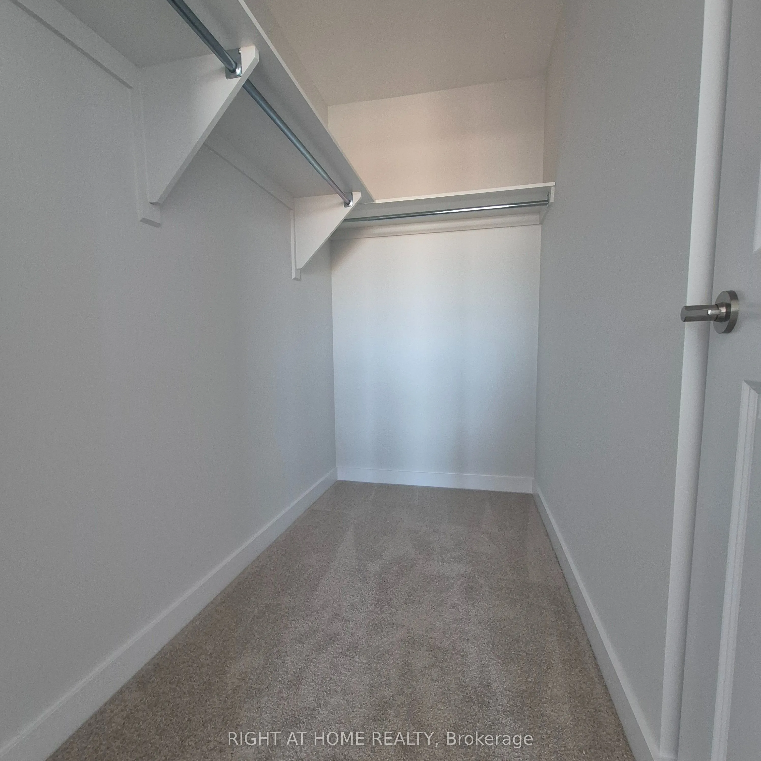102 Ploughshare Road