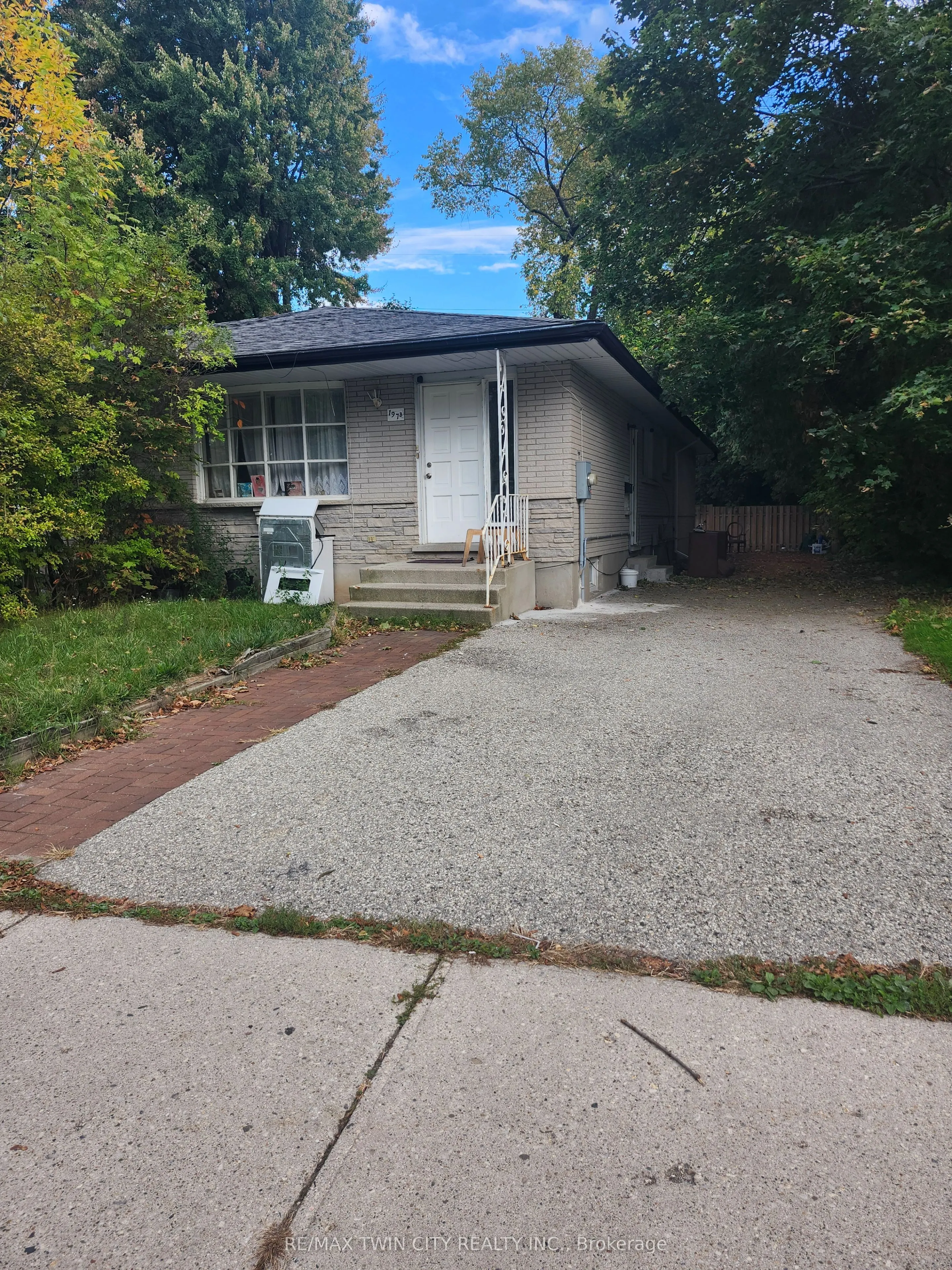 197B Cedarvale Crescent, #Lower