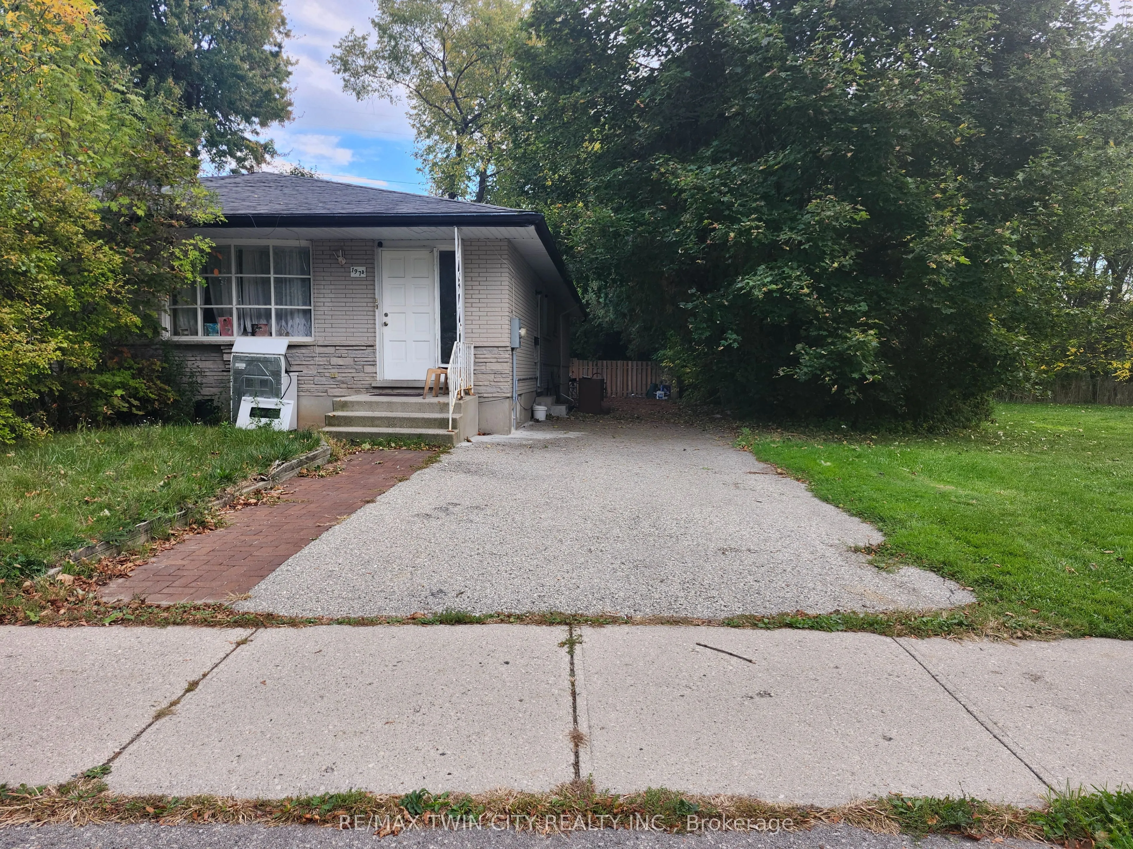 197B Cedarvale Crescent, #Lower