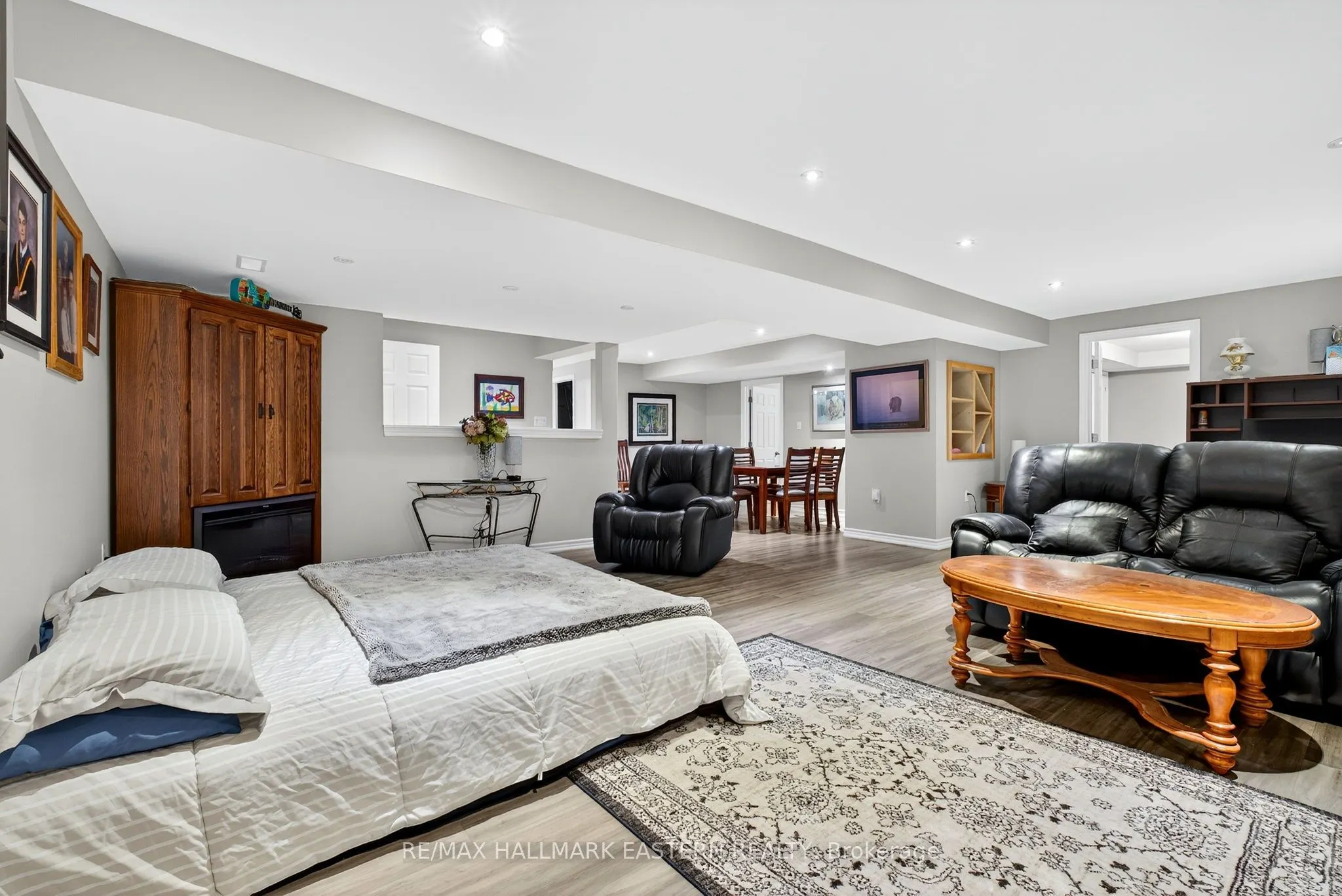 12 Grainger Crescent