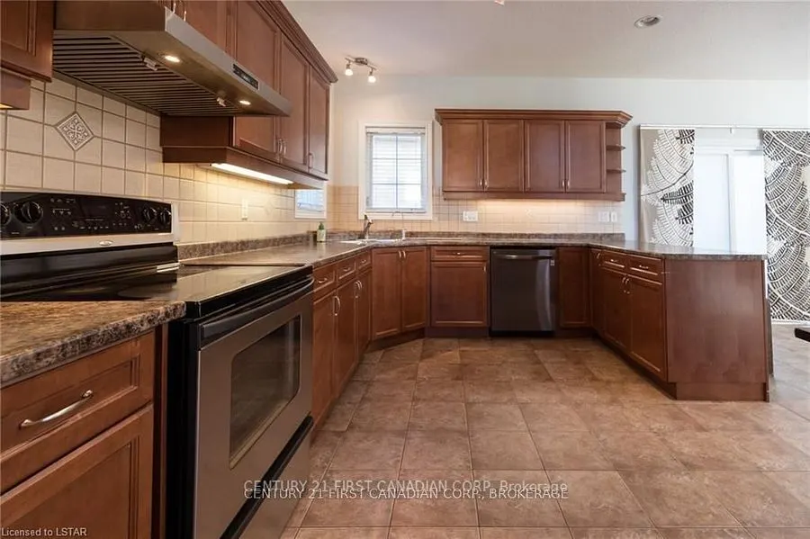 2016 Beaverbrook Avenue